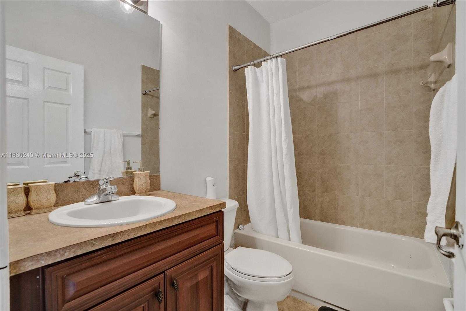 Small Image of 15385 SOUTH WEST 93RD LN, Miami Number 37
