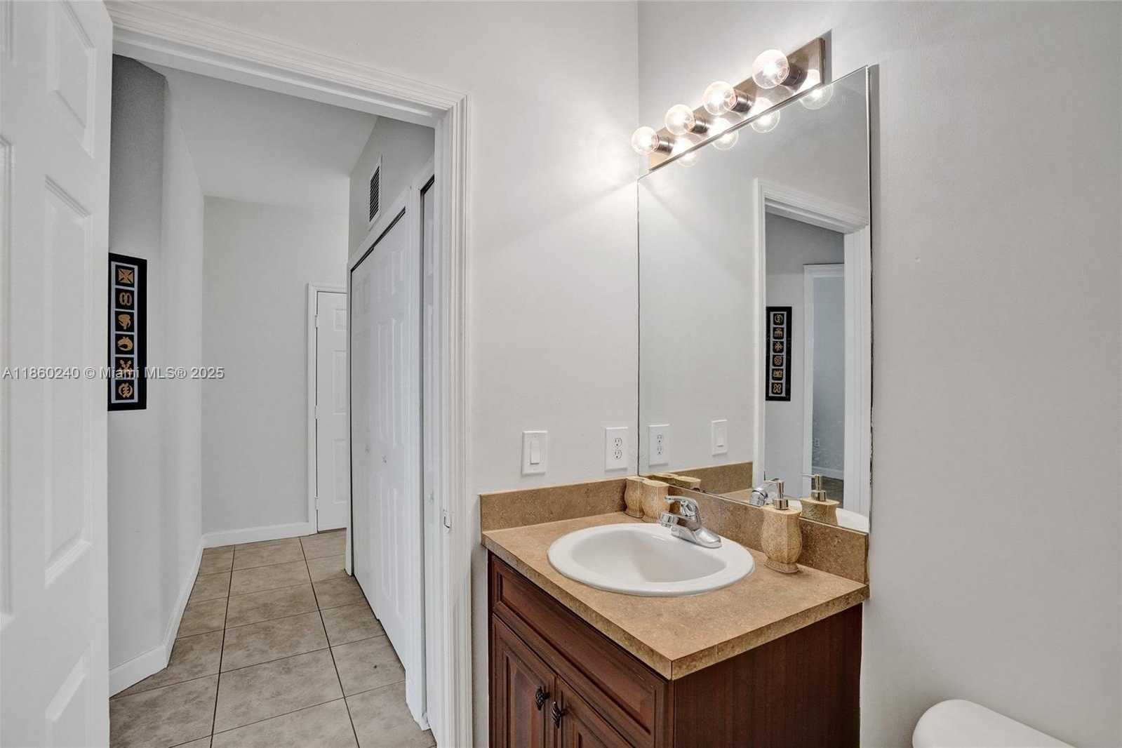 Small Image of 15385 SOUTH WEST 93RD LN, Miami Number 38