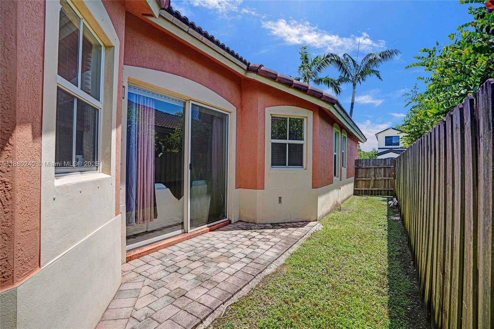Small Image of 15385 SOUTH WEST 93RD LN, Miami Number 44