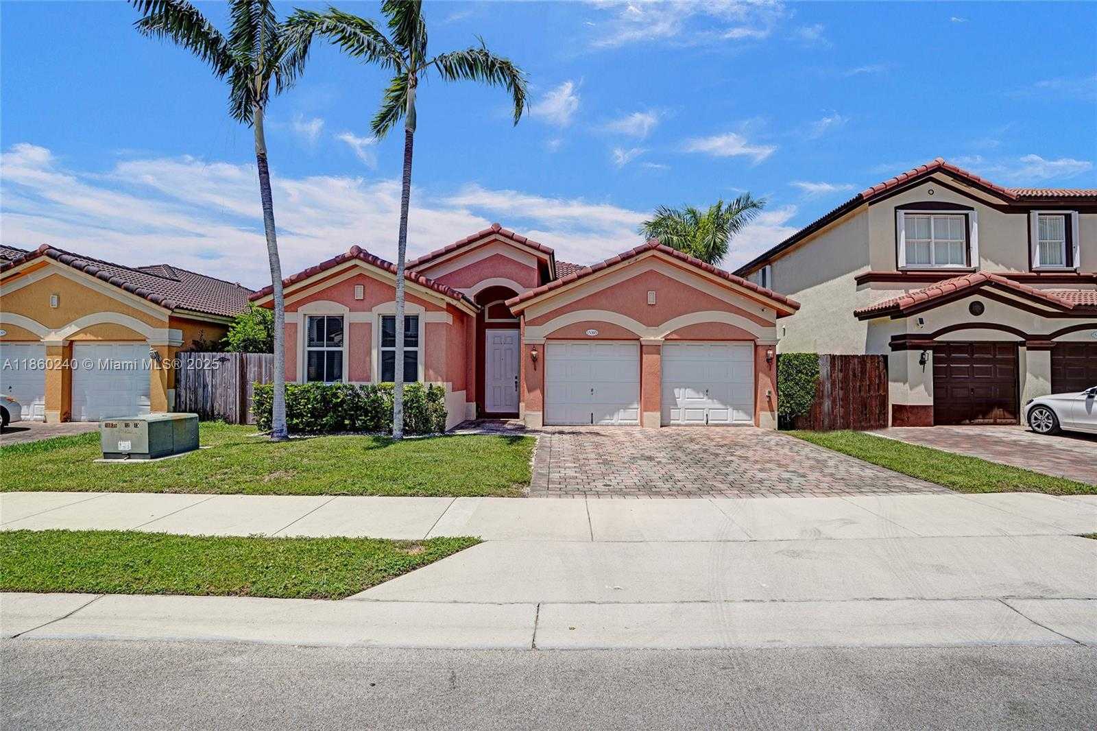 Small Image of 15385 SOUTH WEST 93RD LN, Miami Number 49