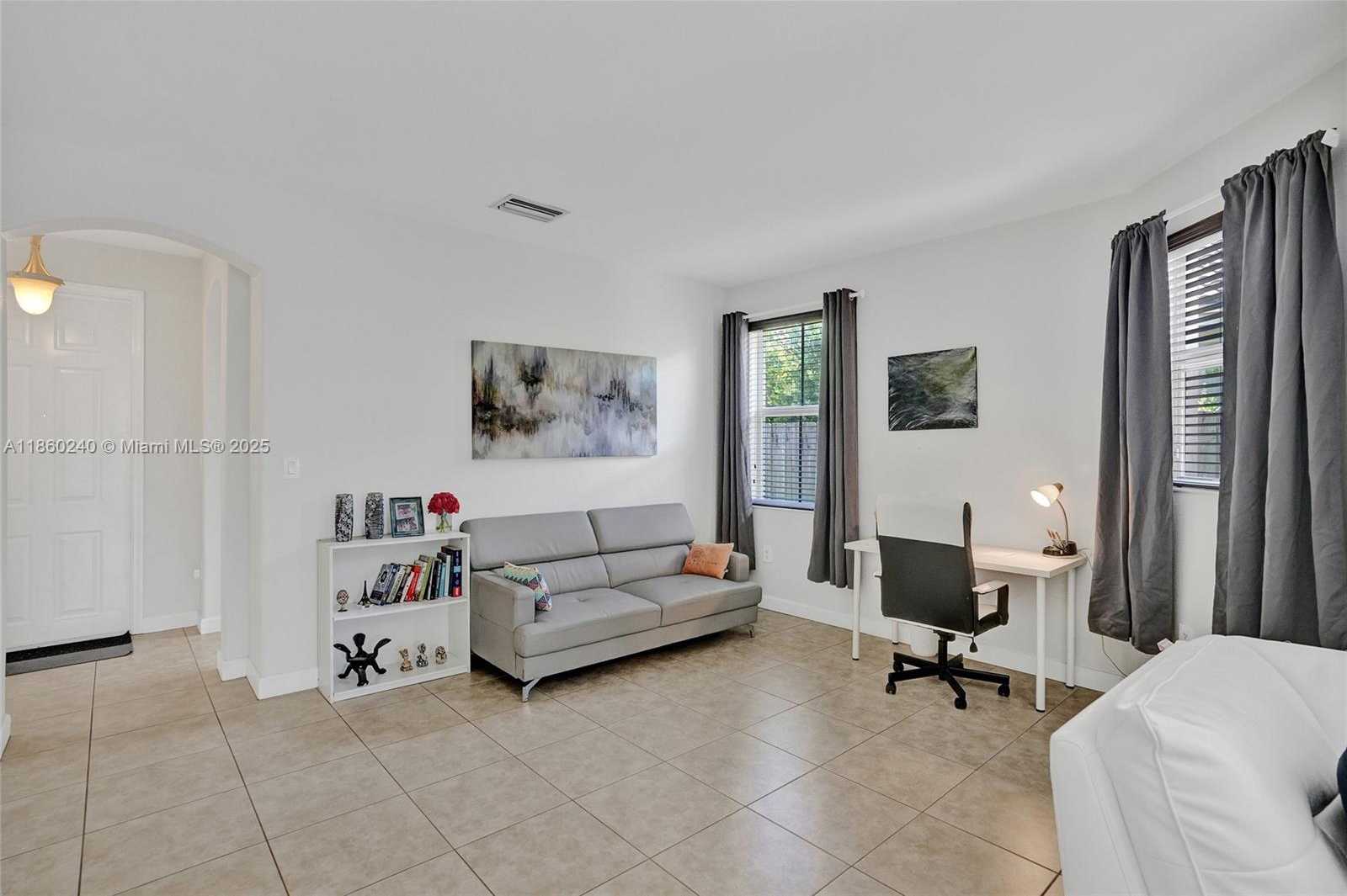 Small Image of 15385 SOUTH WEST 93RD LN, Miami Number 7