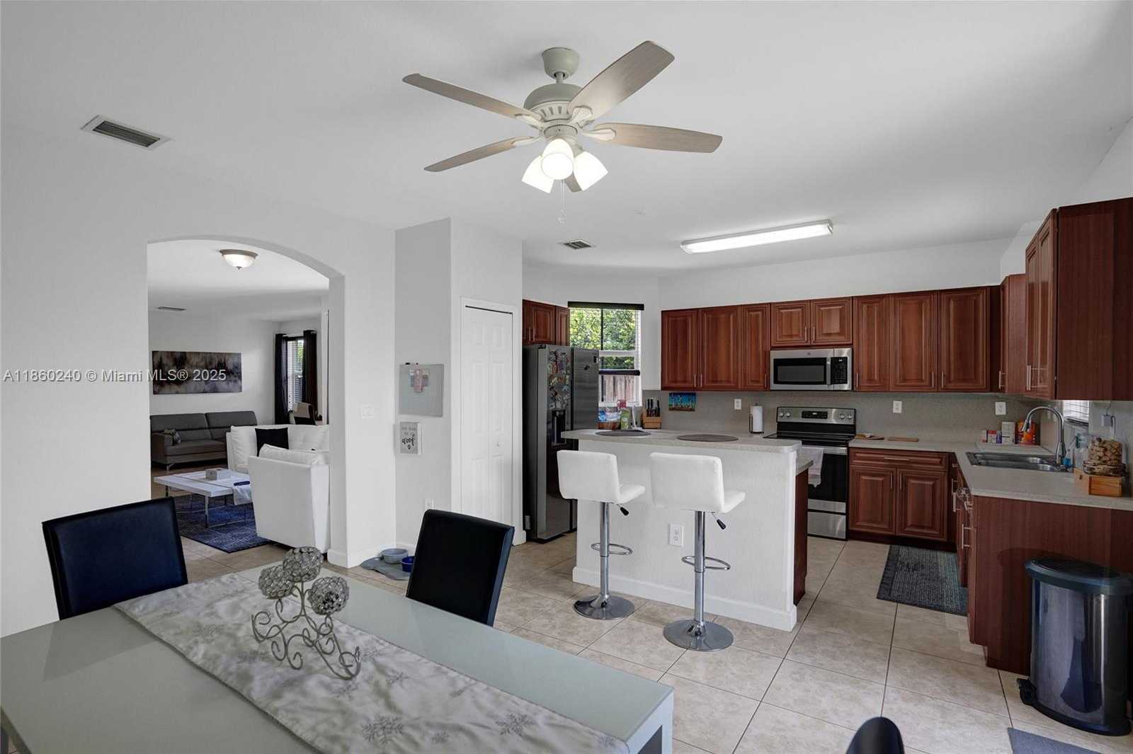 Small Image of 15385 SOUTH WEST 93RD LN, Miami Number 8