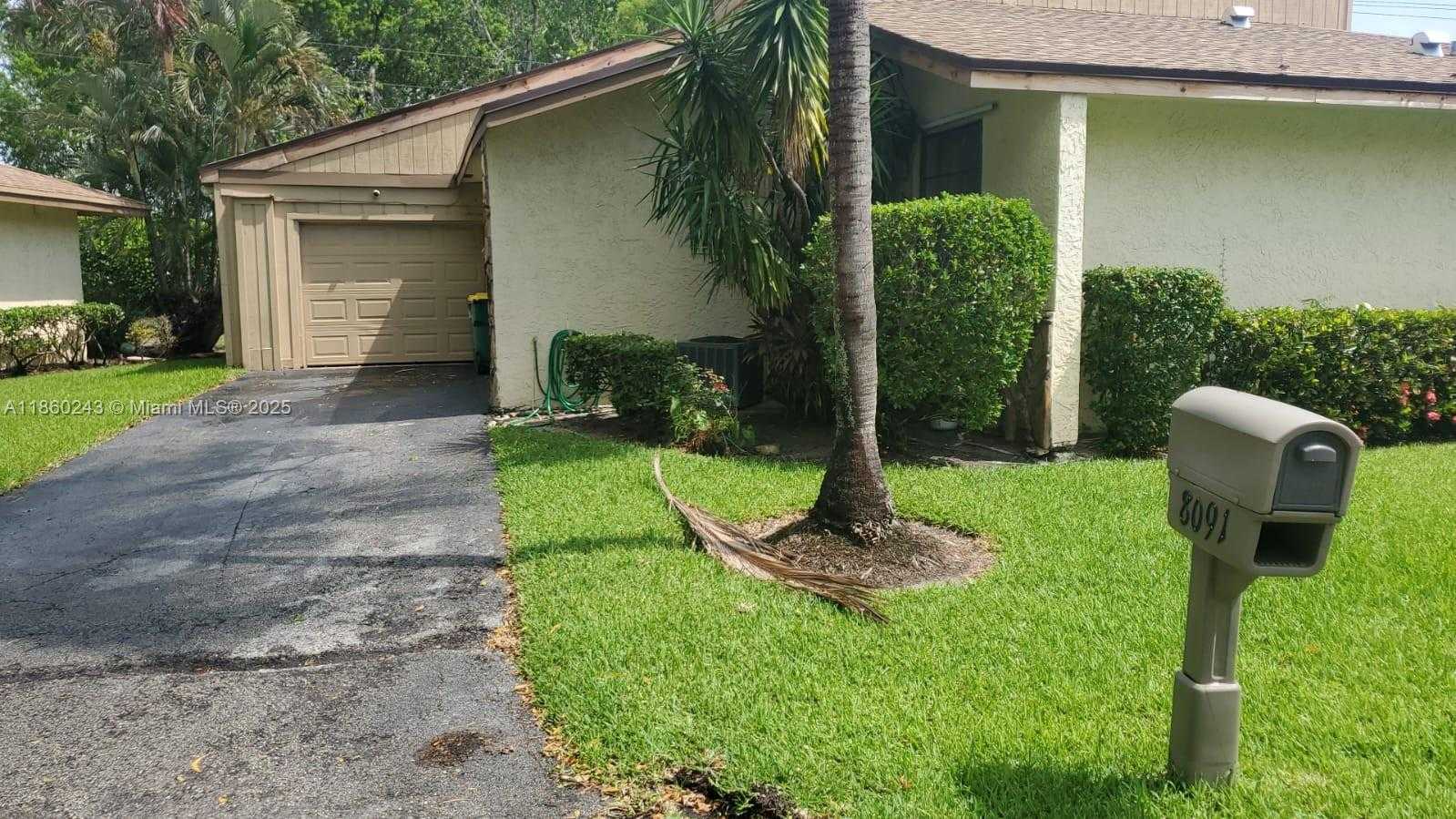 Small Image of 8091 Royal Palm Cir, Tamarac, FL 33321, USA Number 2