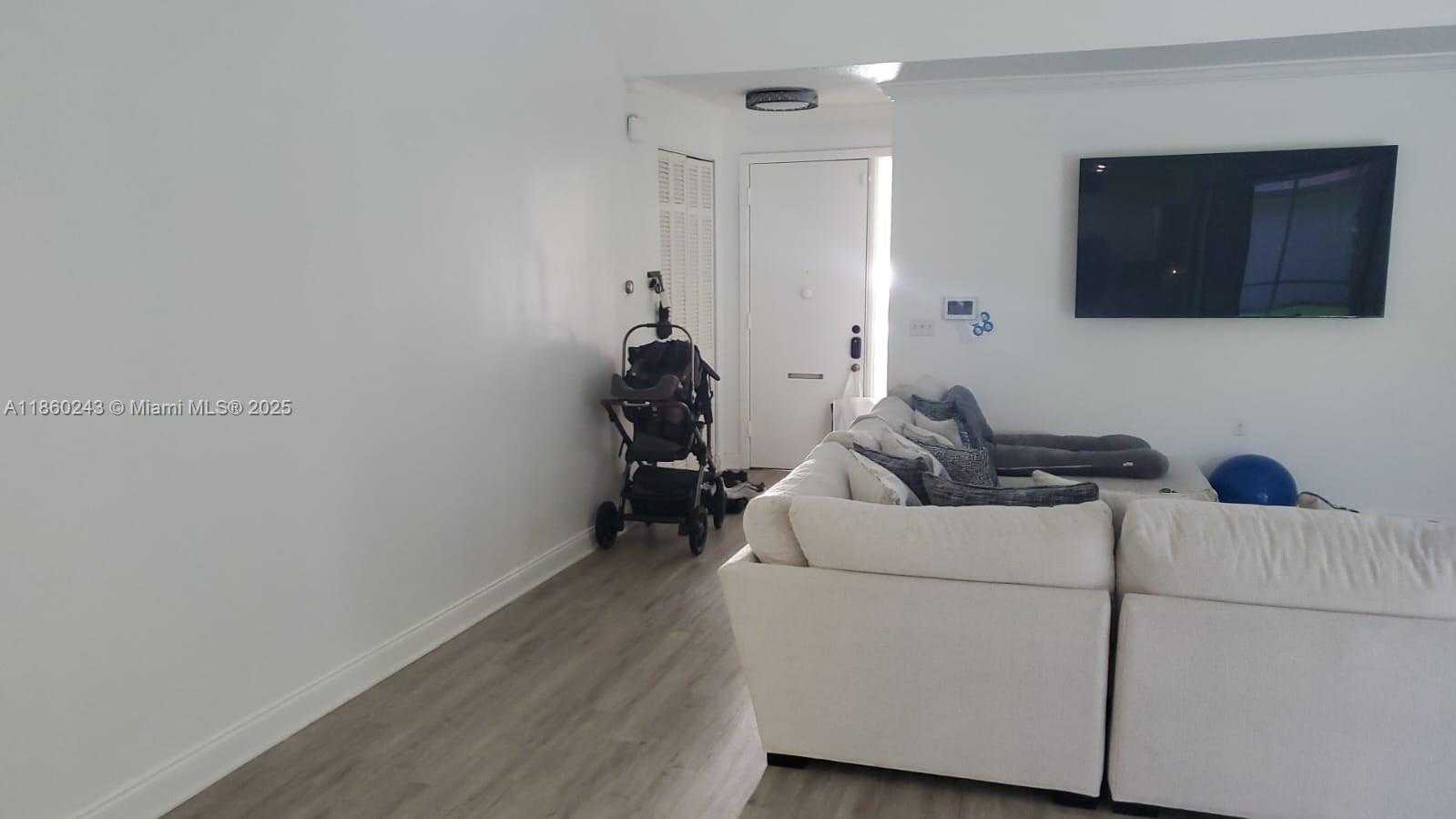 Small Image of 8091 Royal Palm Cir, Tamarac, FL 33321, USA Number 7
