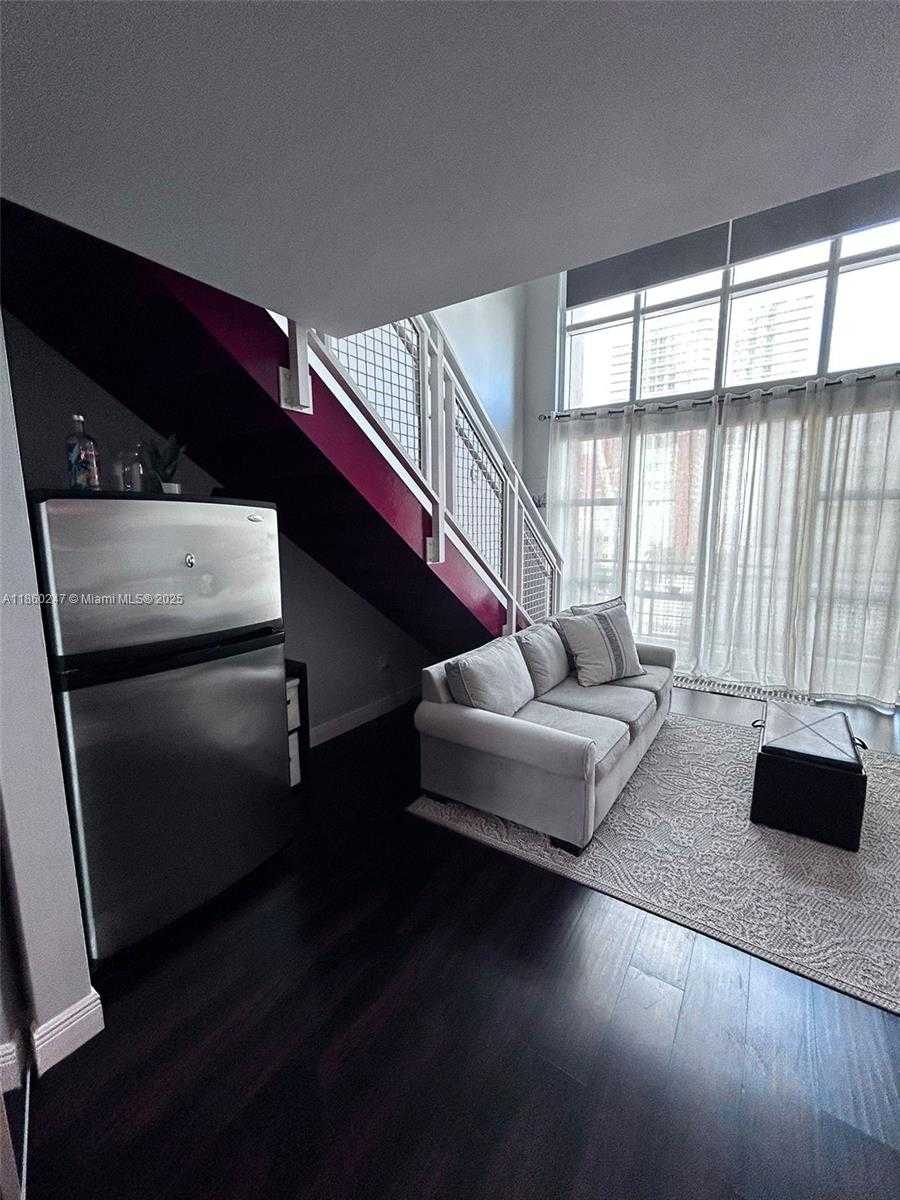 Small Image of 244 BISCAYNE BLVD #440, Miami Number 22