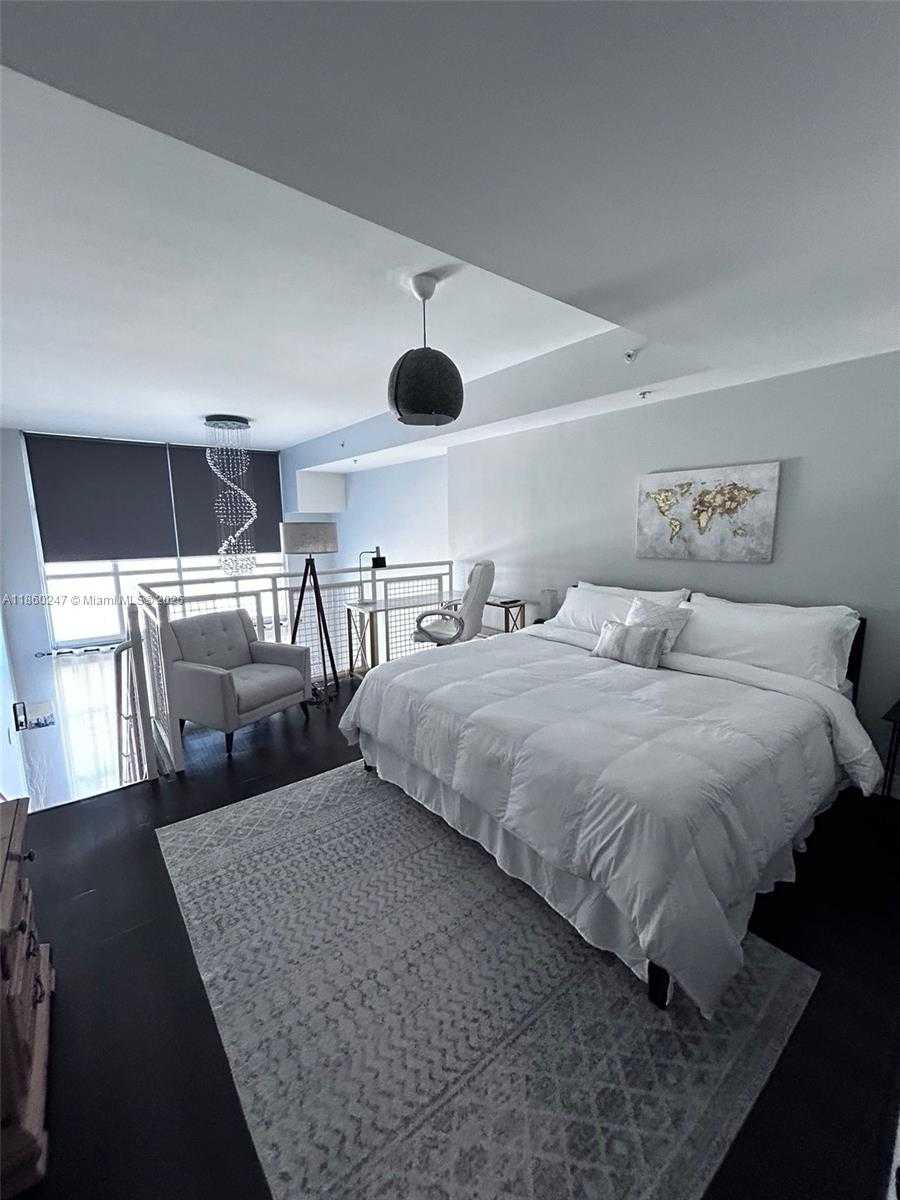 Small Image of 244 BISCAYNE BLVD #440, Miami Number 28