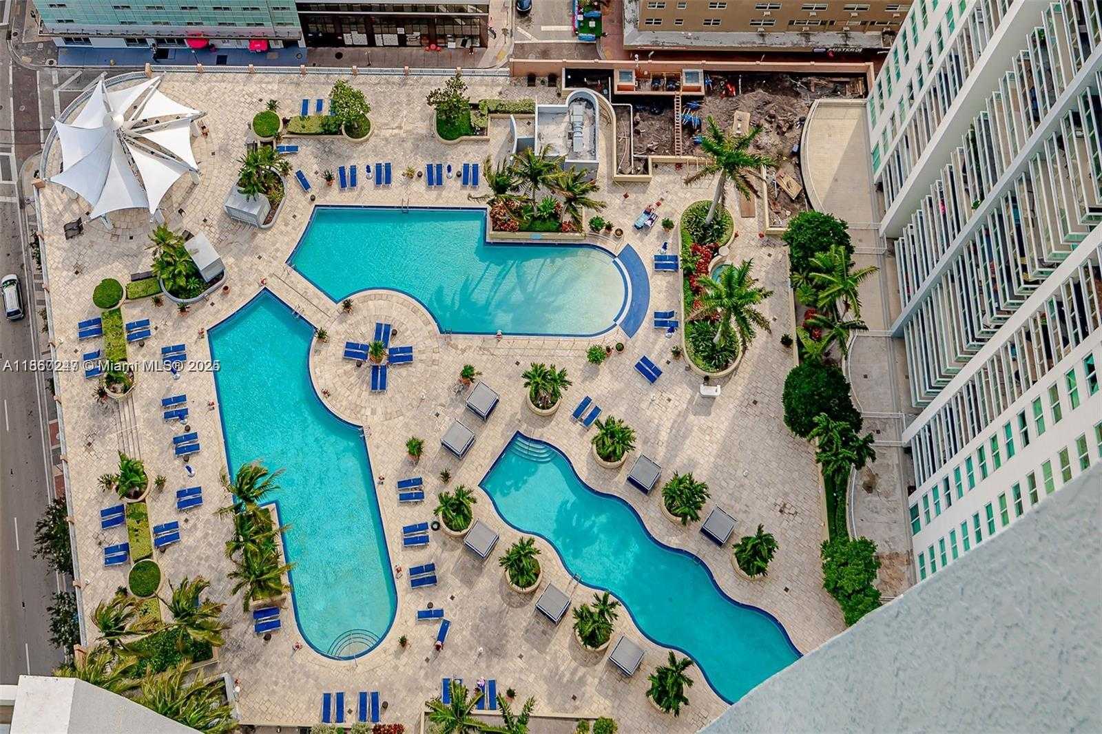 Small Image of 244 BISCAYNE BLVD #440, Miami Number 3