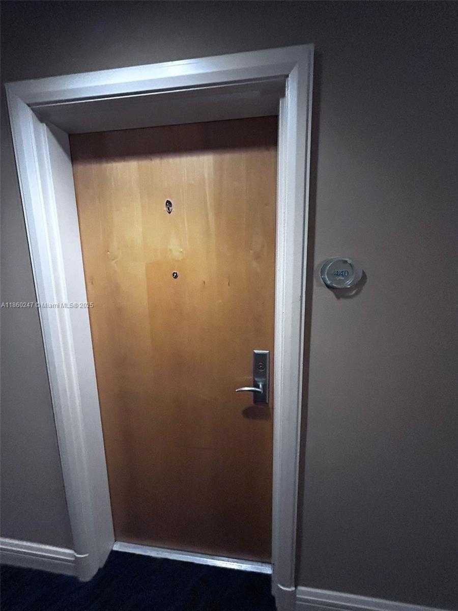 Small Image of 244 BISCAYNE BLVD #440, Miami Number 33