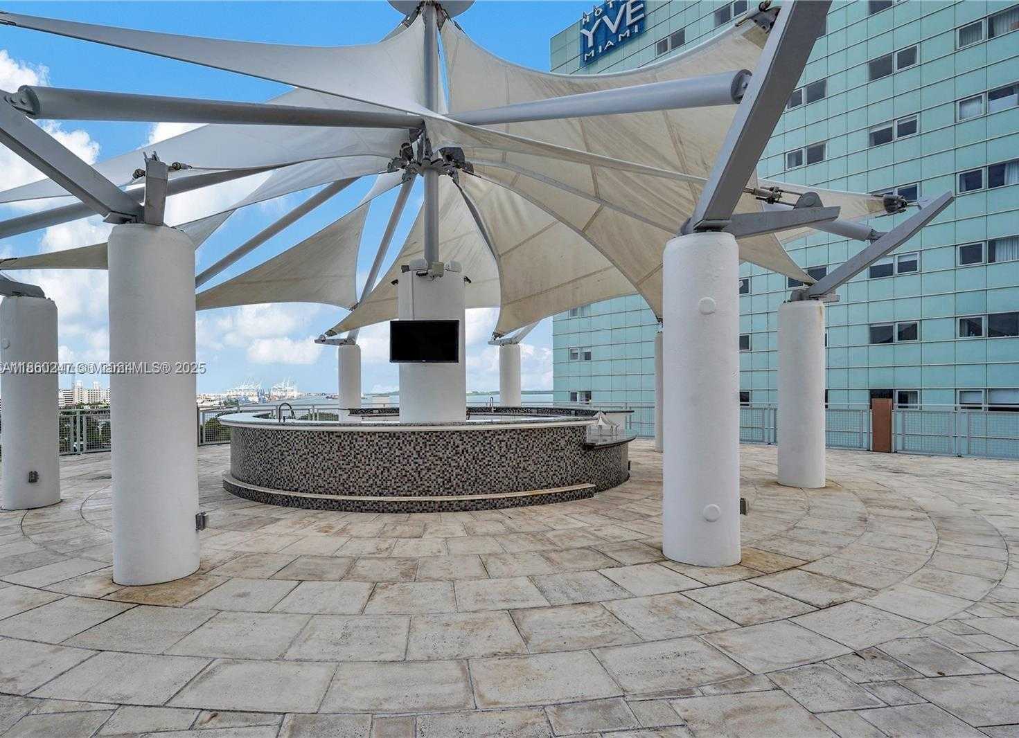 Small Image of 244 BISCAYNE BLVD #440, Miami Number 36