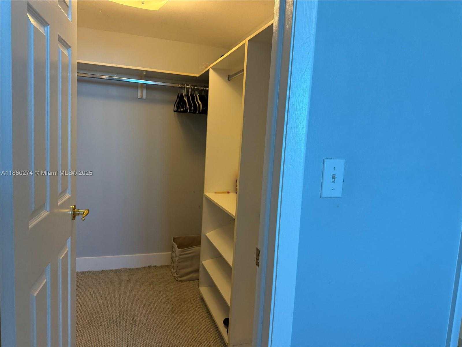 Small Image of 800 CLAUGHTON ISLAND DR #703, Miami Number 10