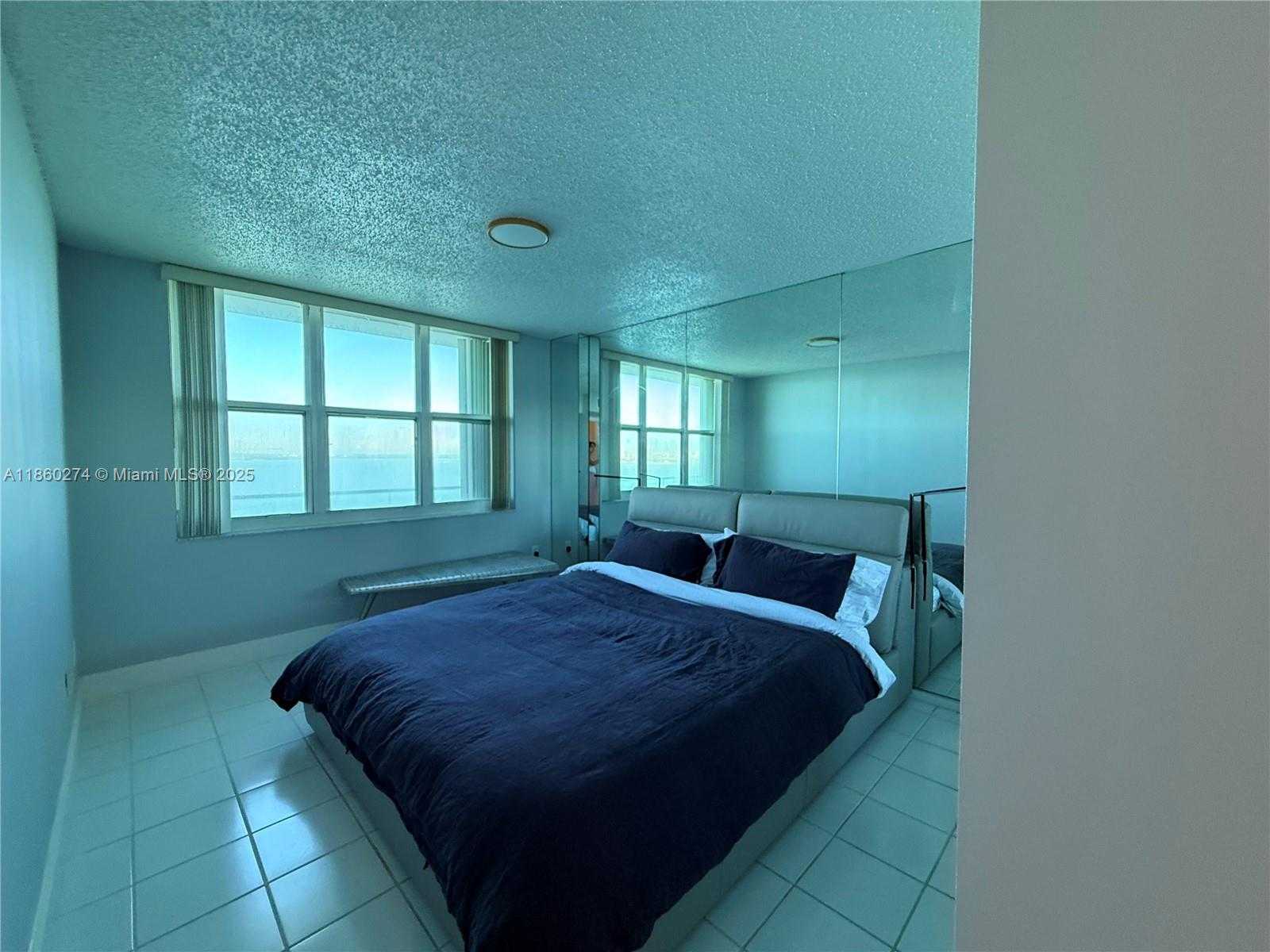 Small Image of 800 CLAUGHTON ISLAND DR #703, Miami Number 13