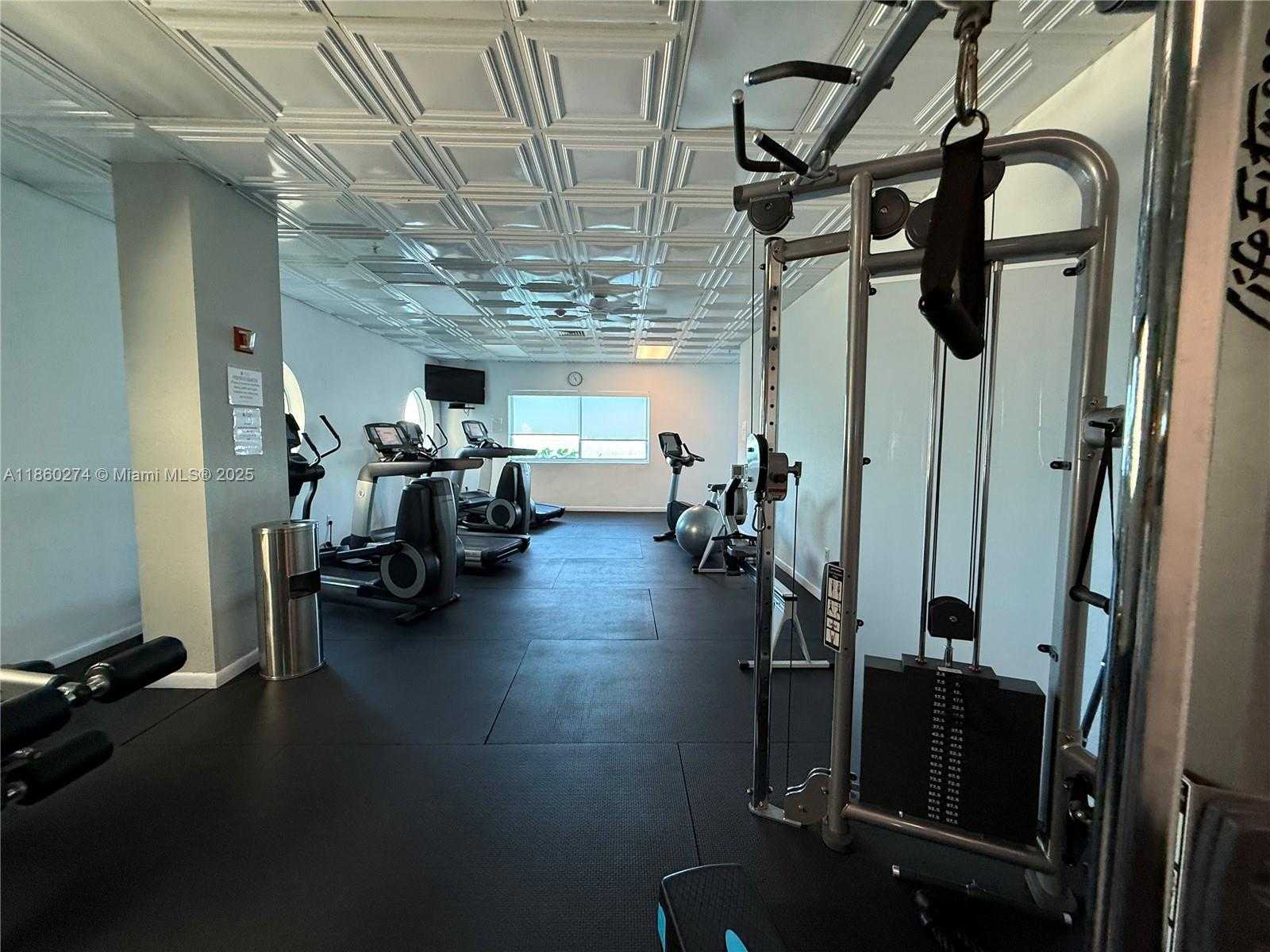 Small Image of 800 CLAUGHTON ISLAND DR #703, Miami Number 20