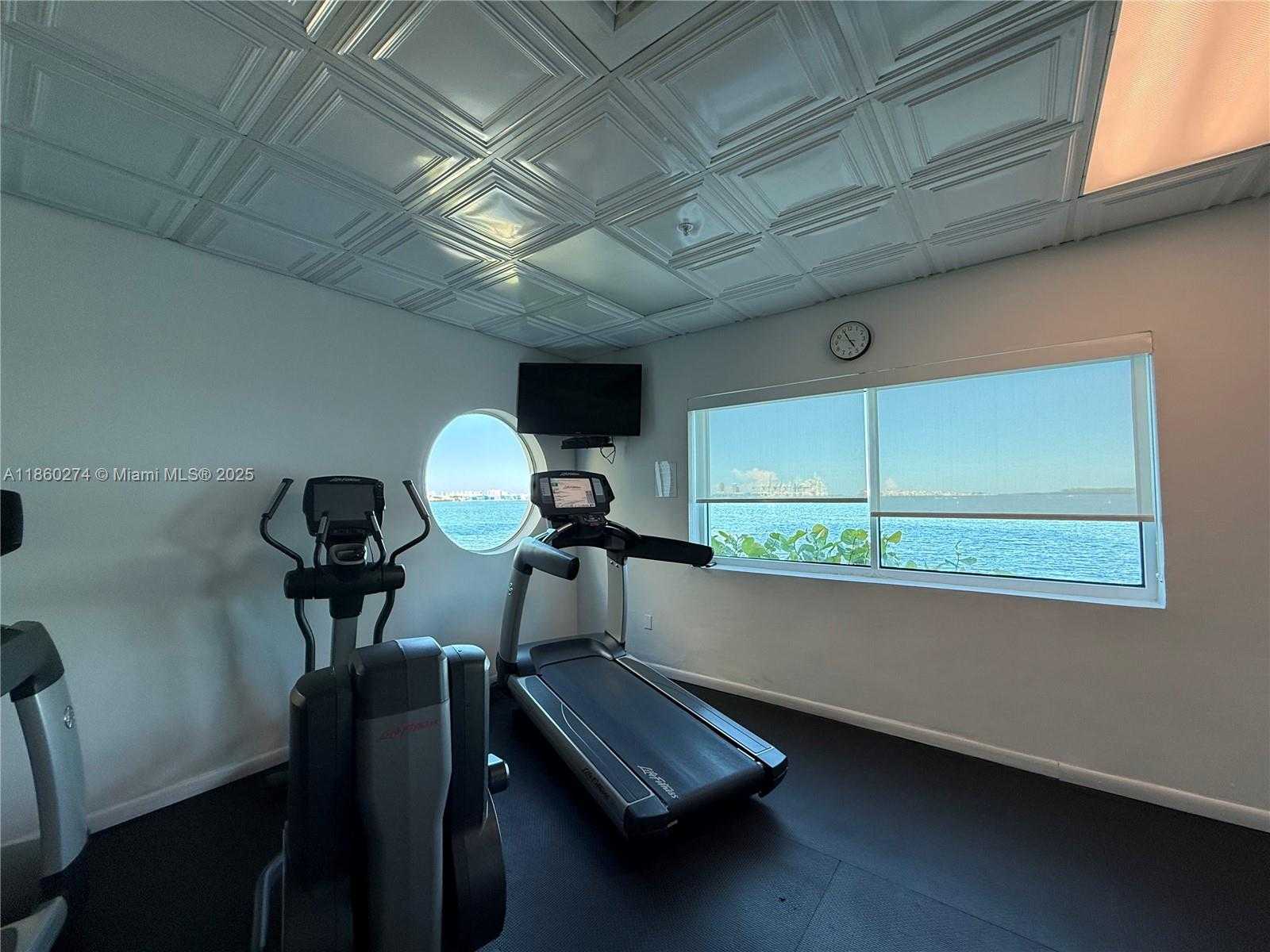 Small Image of 800 CLAUGHTON ISLAND DR #703, Miami Number 21