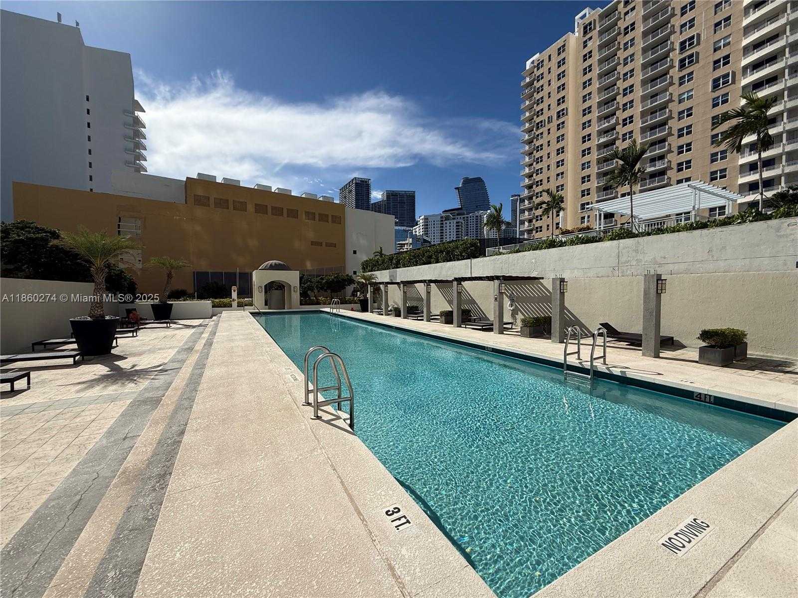 Small Image of 800 CLAUGHTON ISLAND DR #703, Miami Number 22