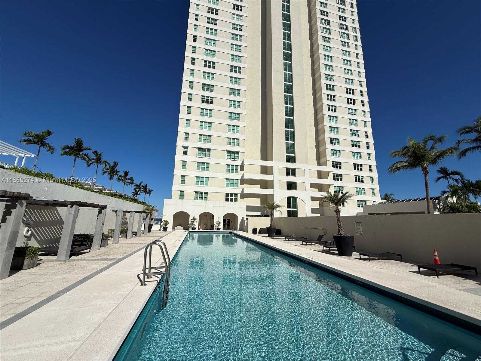 Small Image of 800 CLAUGHTON ISLAND DR #703, Miami Number 23