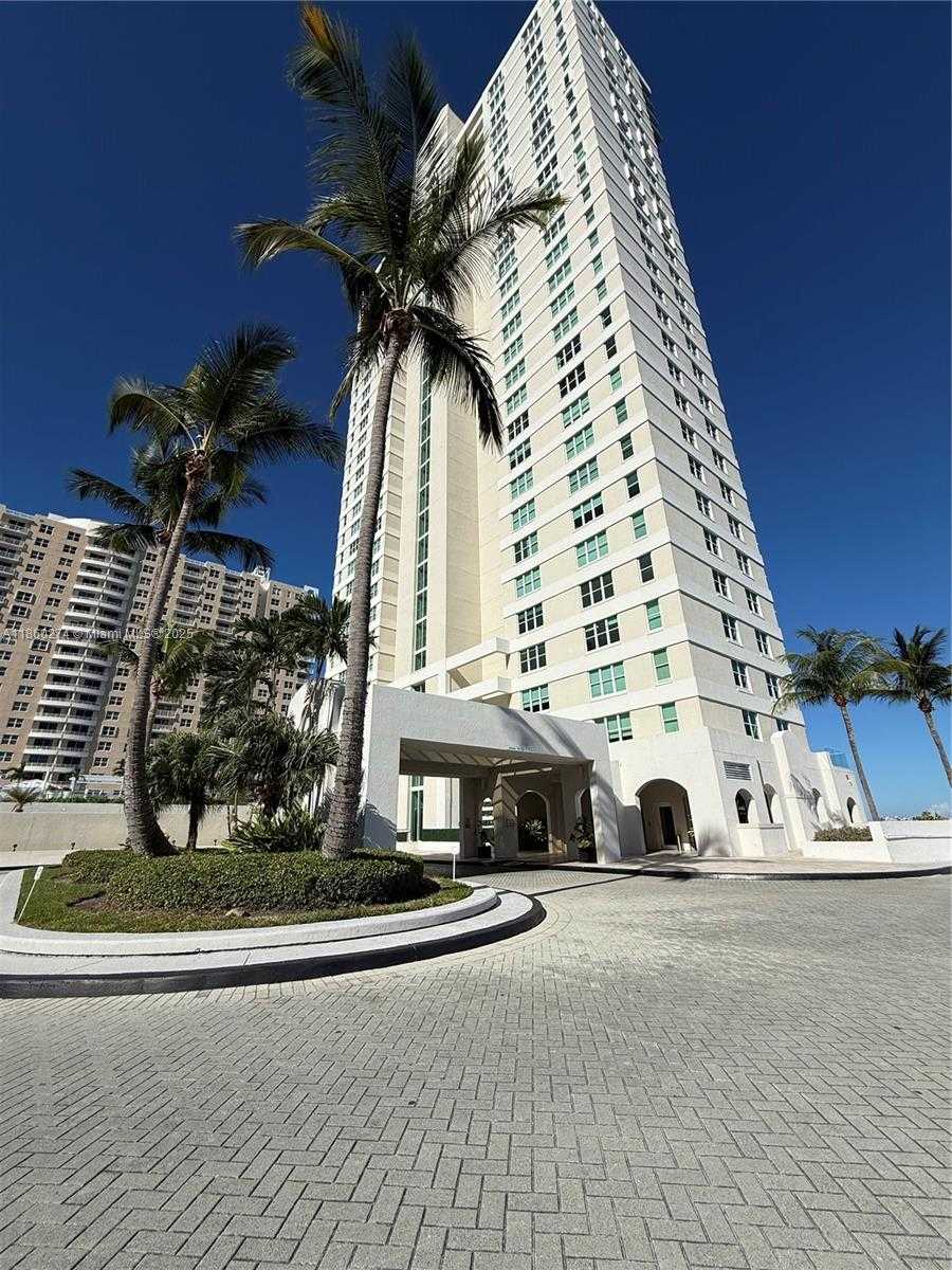 Small Image of 800 CLAUGHTON ISLAND DR #703, Miami Number 24