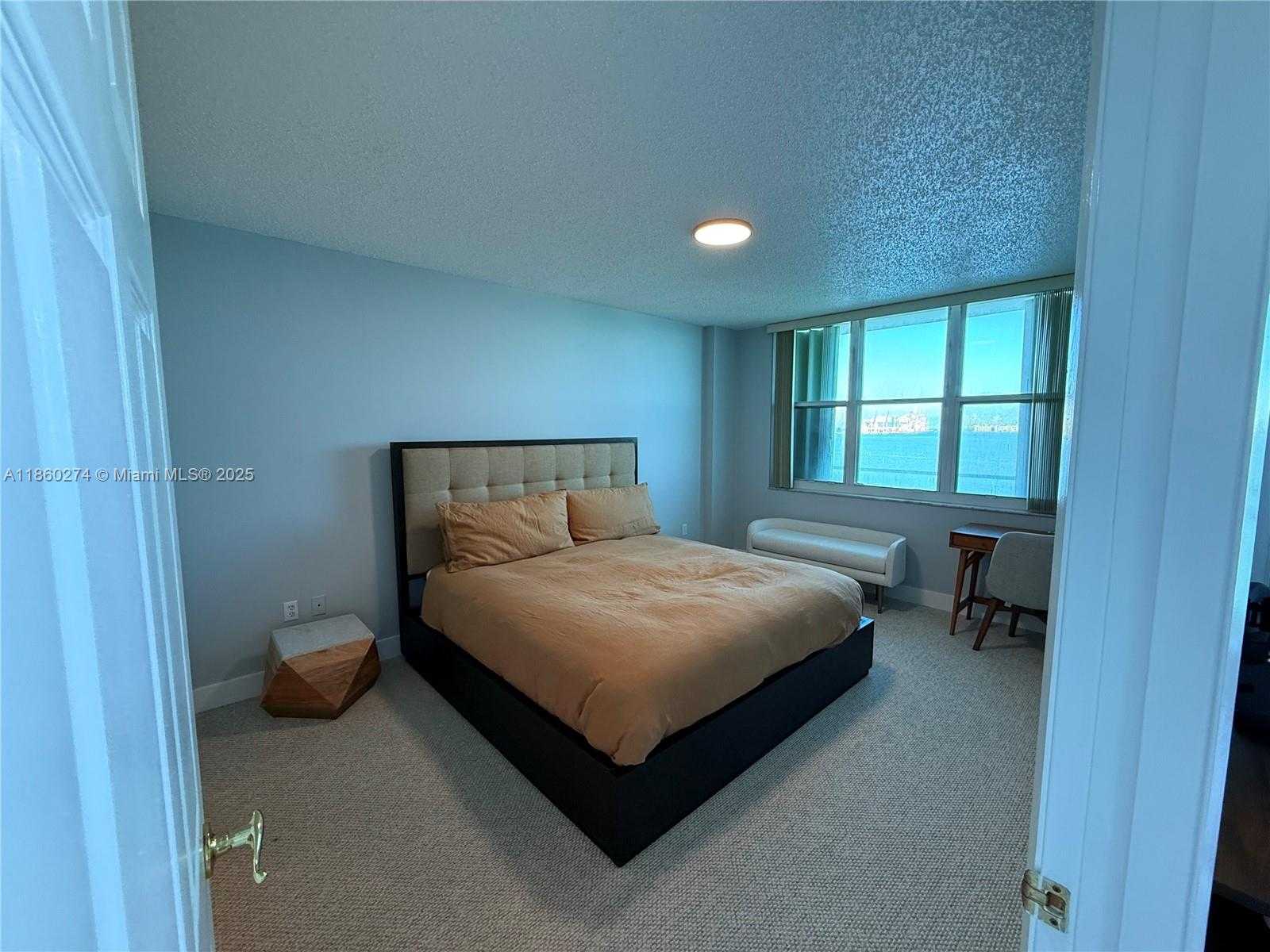 Small Image of 800 CLAUGHTON ISLAND DR #703, Miami Number 6