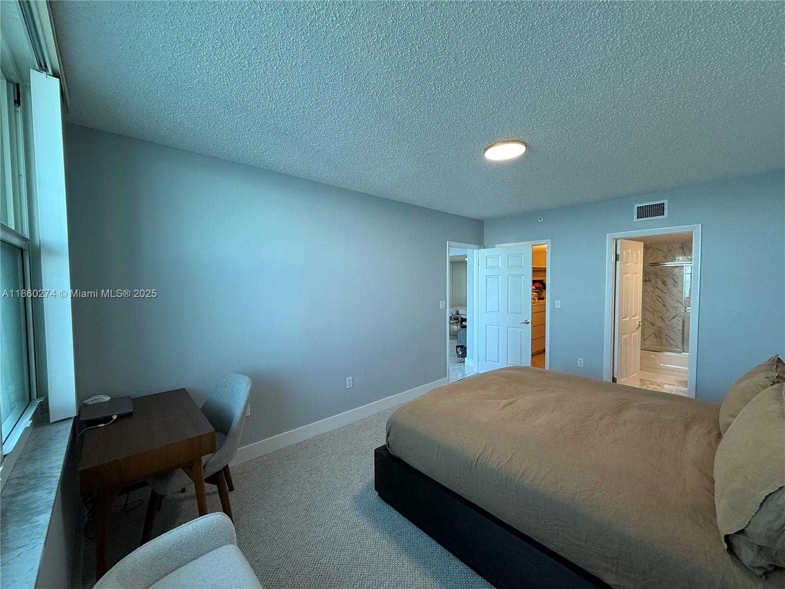 Small Image of 800 CLAUGHTON ISLAND DR #703, Miami Number 7