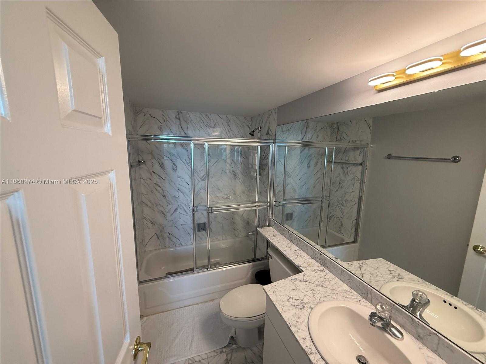 Small Image of 800 CLAUGHTON ISLAND DR #703, Miami Number 8
