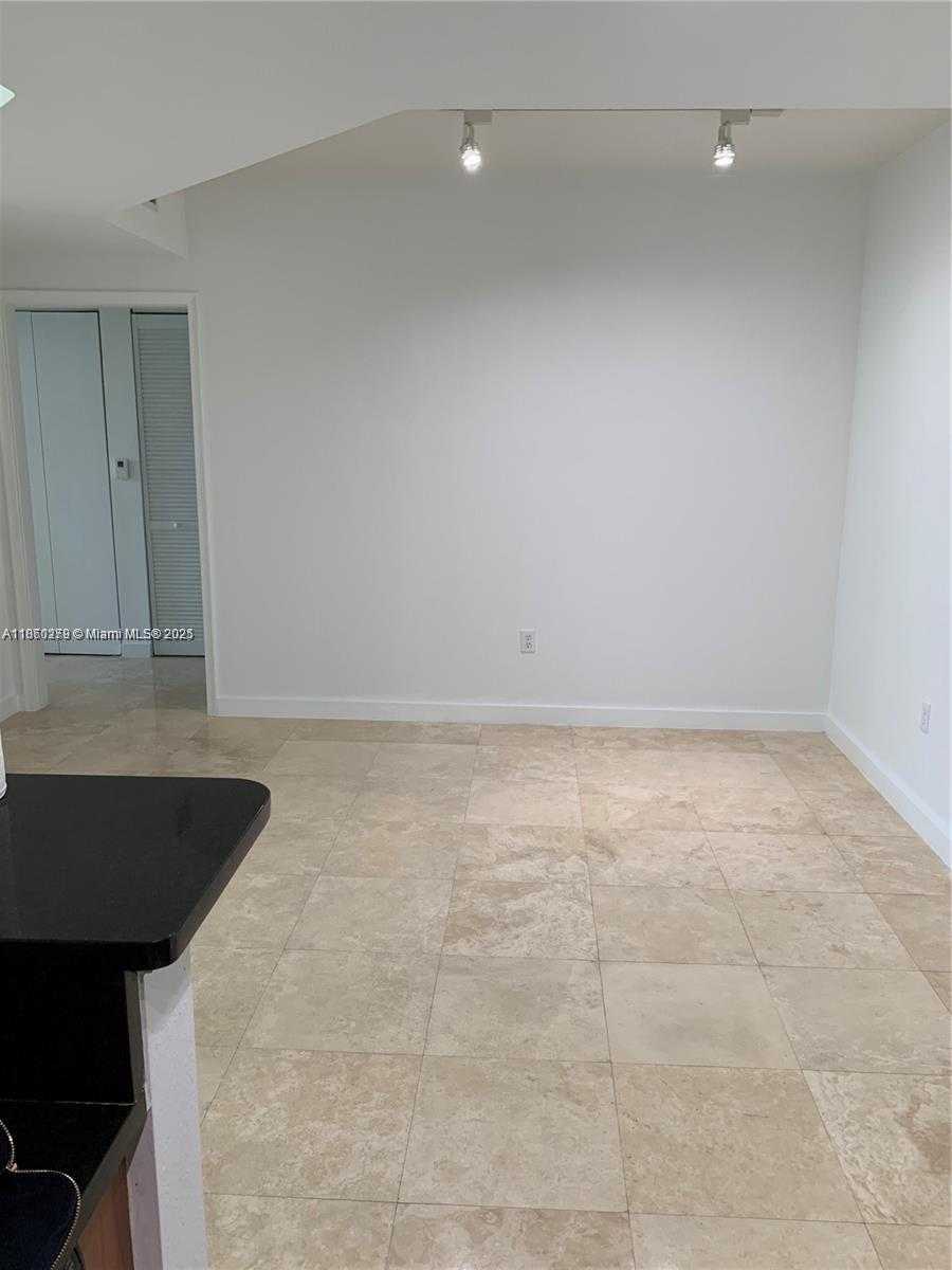Small Image of 18800 NORTH EAST 29TH AVE #316, Aventura Number 4