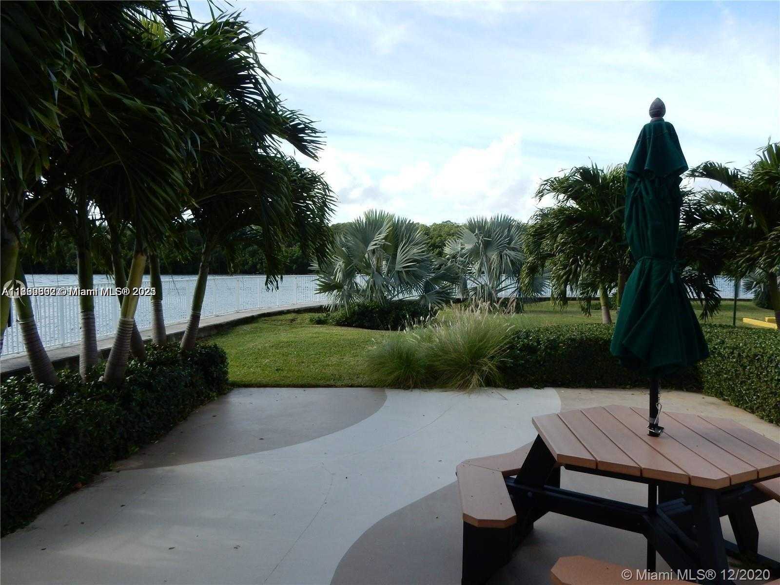 Small Image of 400 KINGS POINT DR #1111, Sunny Isles Beach Number 24