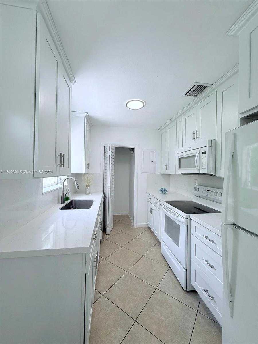 Small Image of 600 NORTH EAST 44TH ST #A, Deerfield Beach Number 3