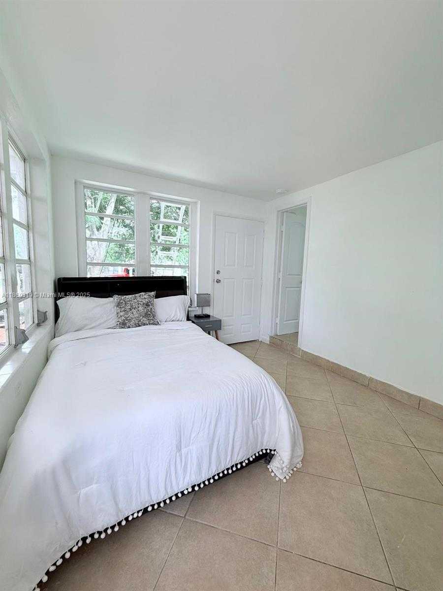 Small Image of 600 NORTH EAST 44TH ST #B, Deerfield Beach Number 3