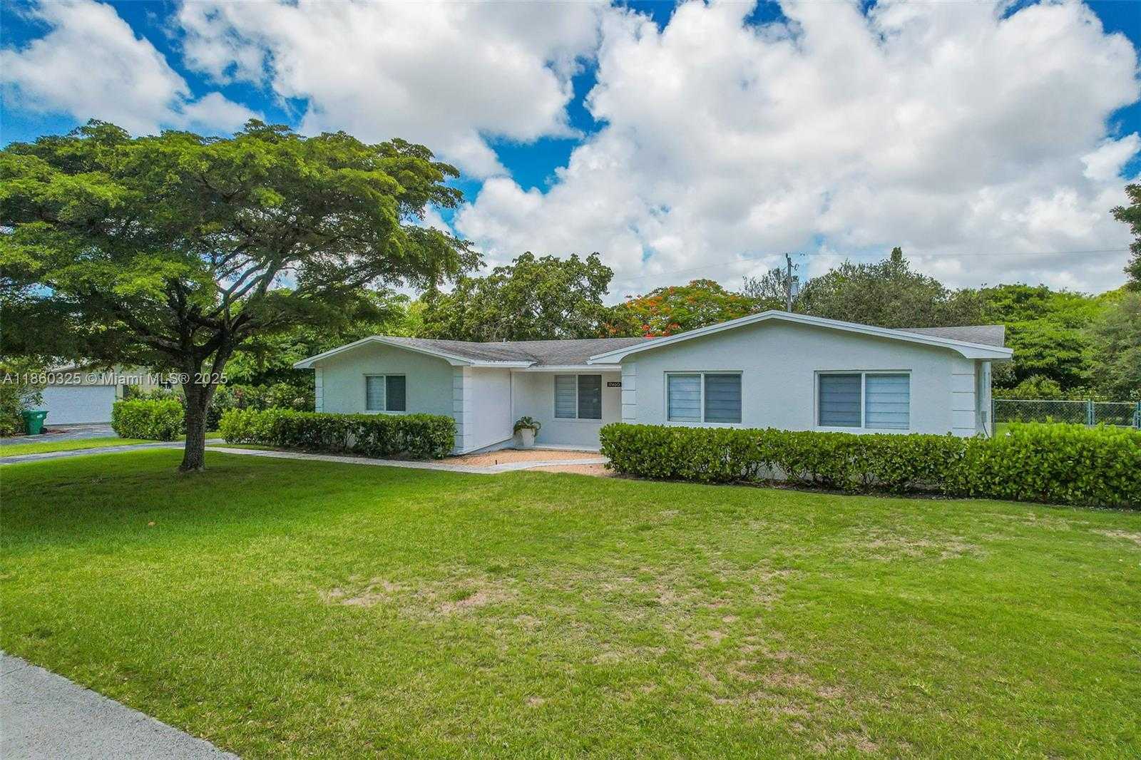 Small Image of 17460 SOUTH WEST 85TH AVE, Palmetto Bay Number 3