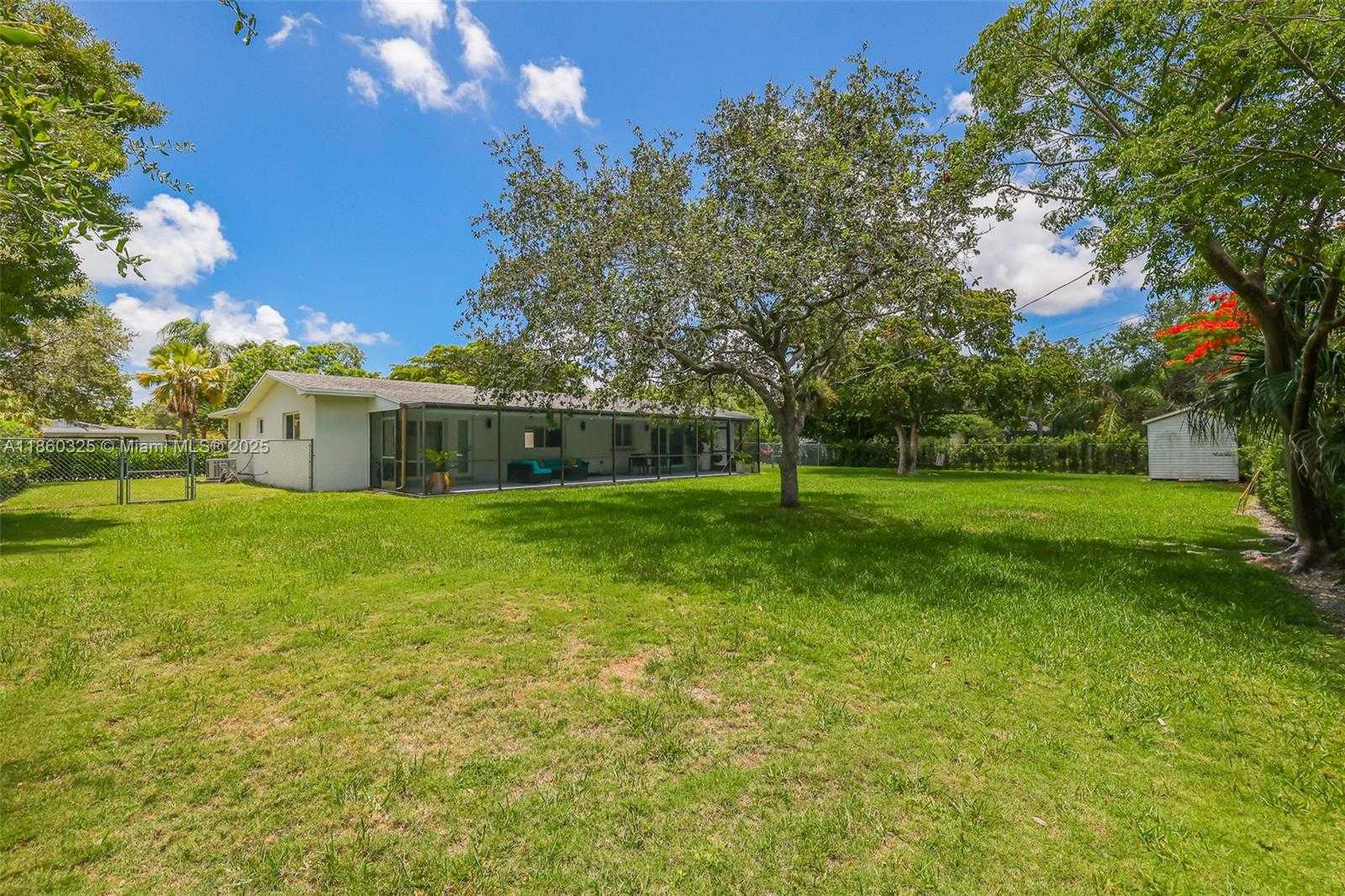 Small Image of 17460 SOUTH WEST 85TH AVE, Palmetto Bay Number 32