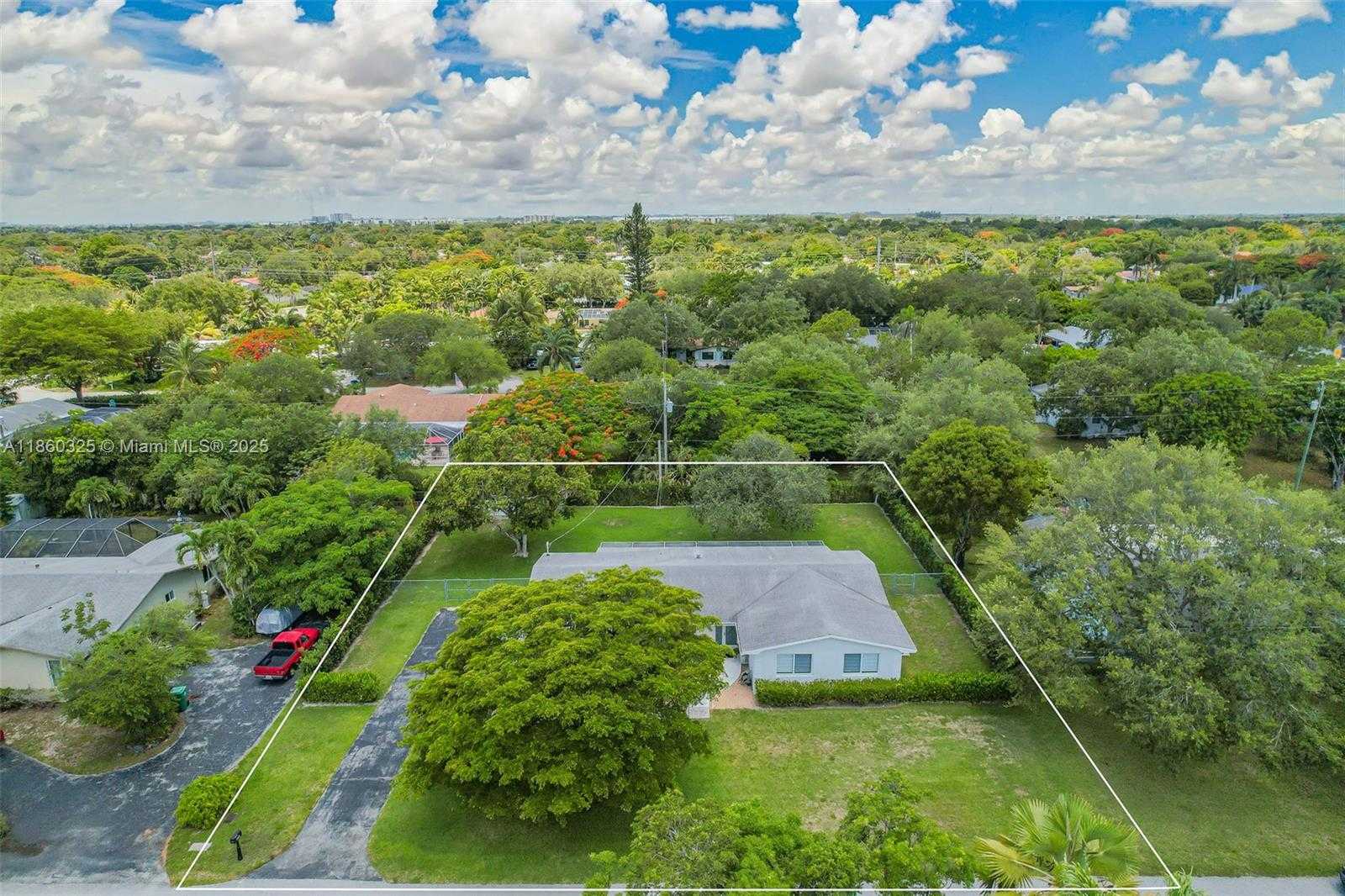 Small Image of 17460 SOUTH WEST 85TH AVE, Palmetto Bay Number 37