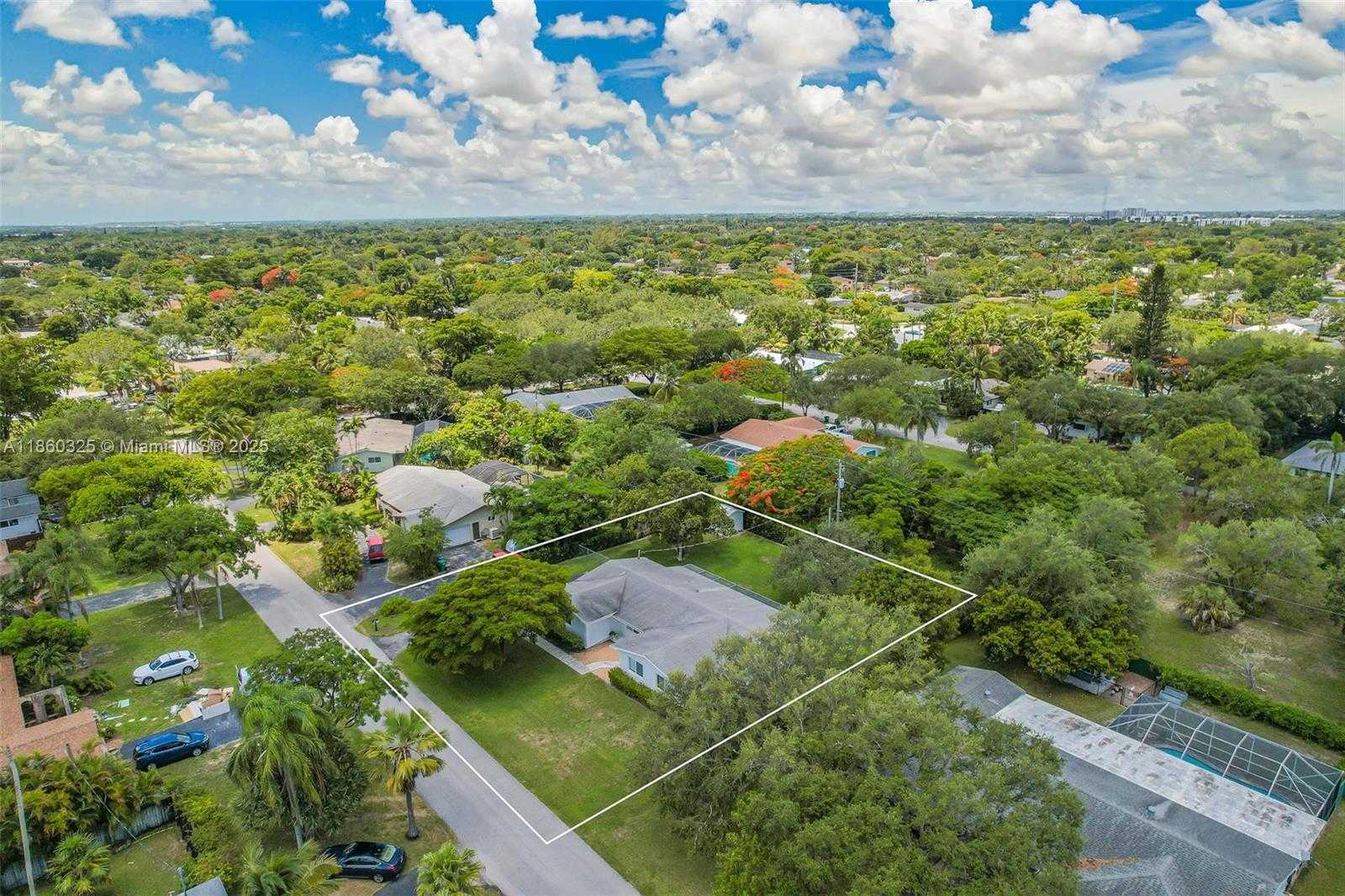 Small Image of 17460 SOUTH WEST 85TH AVE, Palmetto Bay Number 39