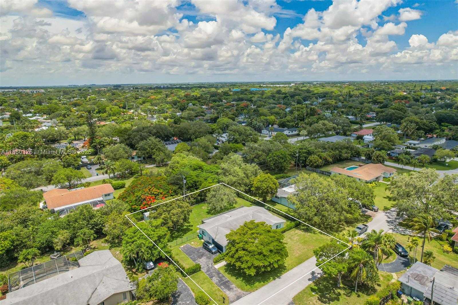 Small Image of 17460 SOUTH WEST 85TH AVE, Palmetto Bay Number 45