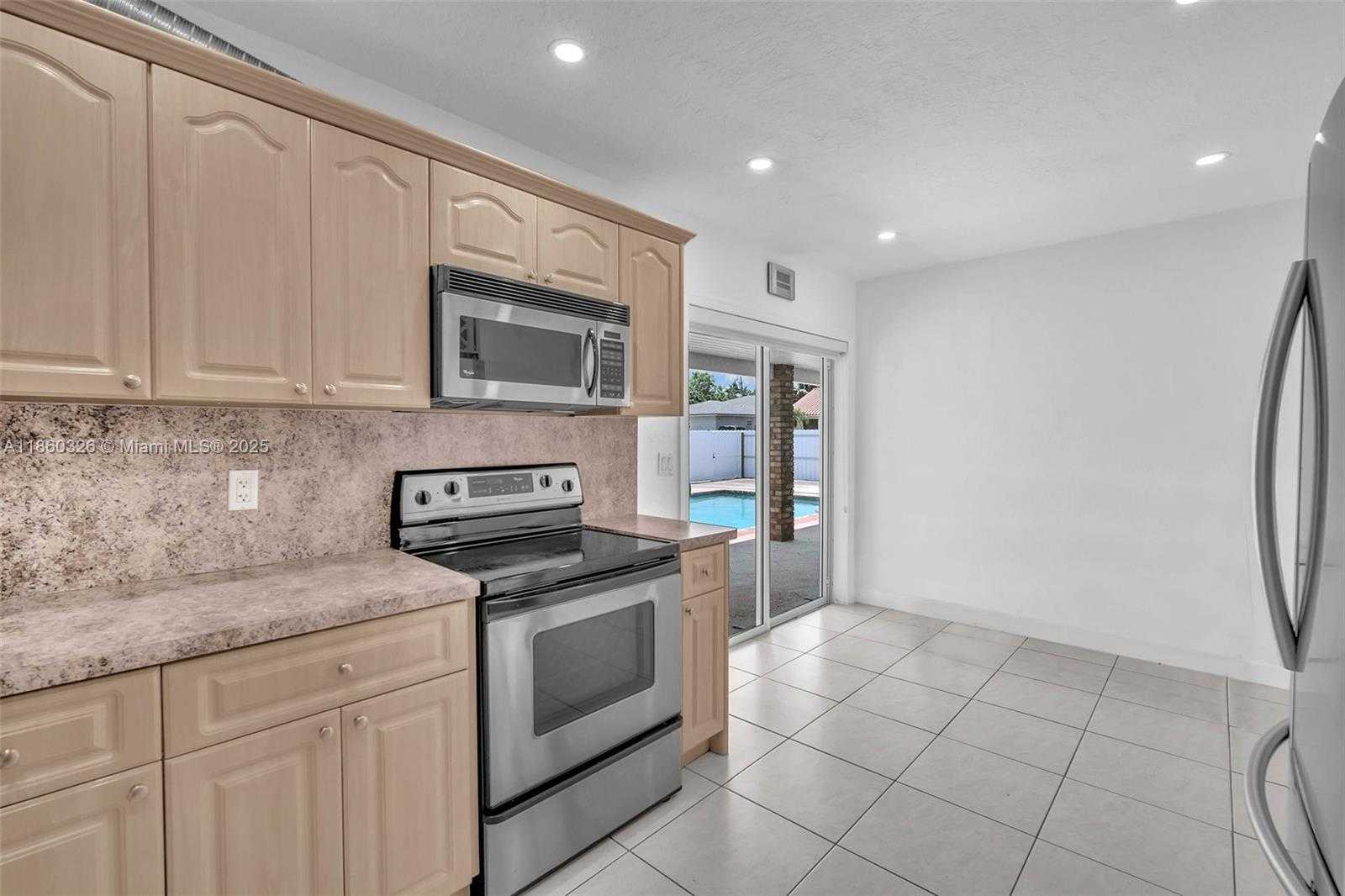 Small Image of 3341 SOUTH WEST 94TH CT, Miami Number 11