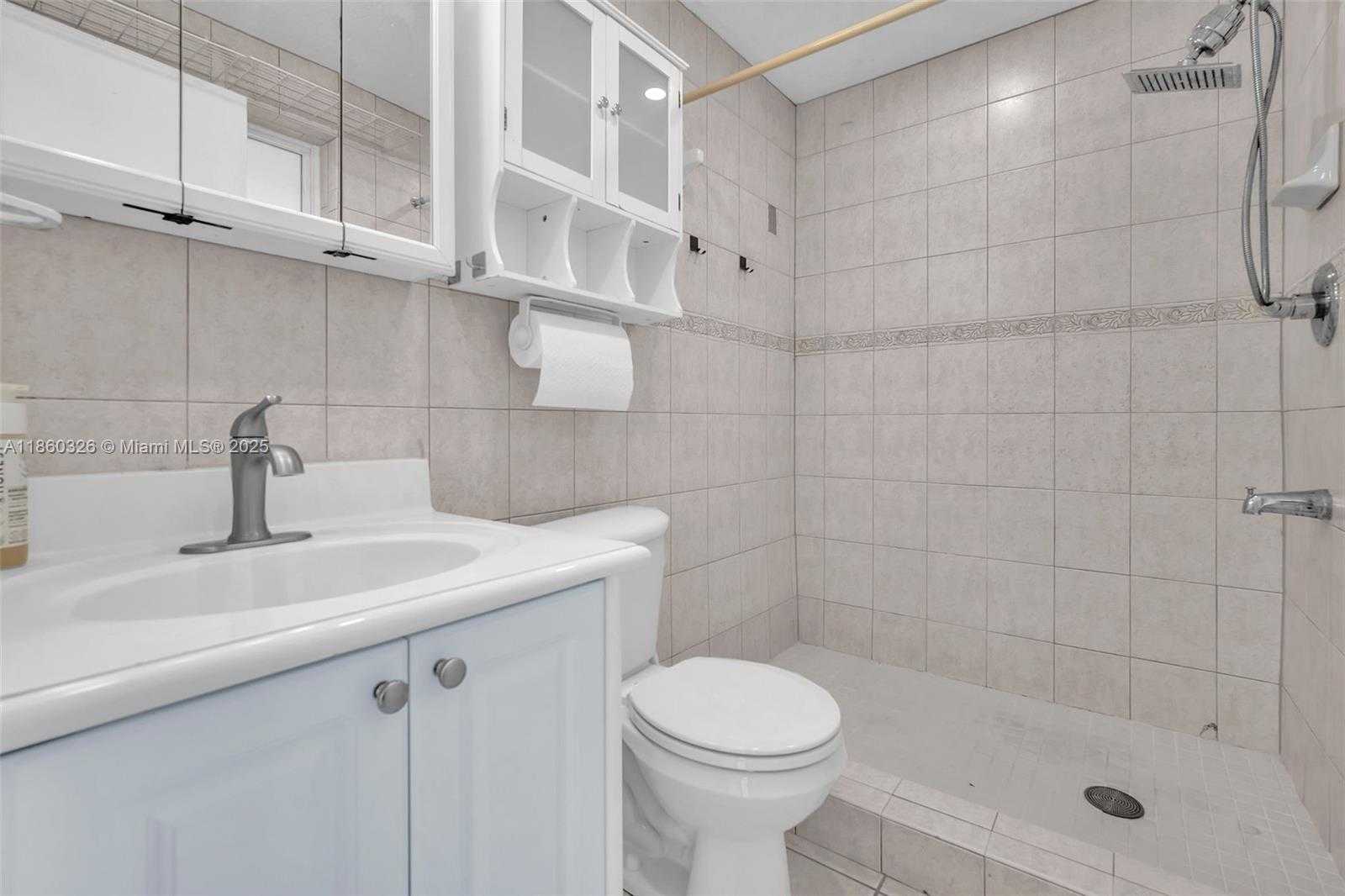 Small Image of 3341 SOUTH WEST 94TH CT, Miami Number 18