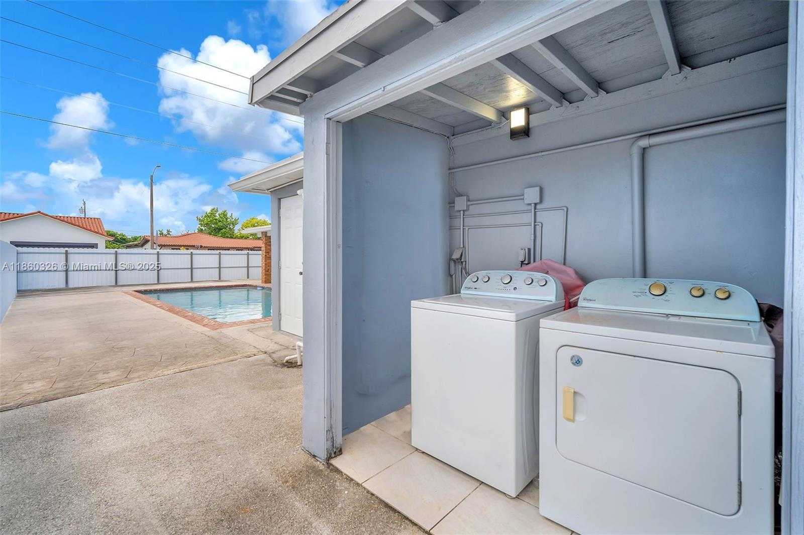 Small Image of 3341 SOUTH WEST 94TH CT, Miami Number 21