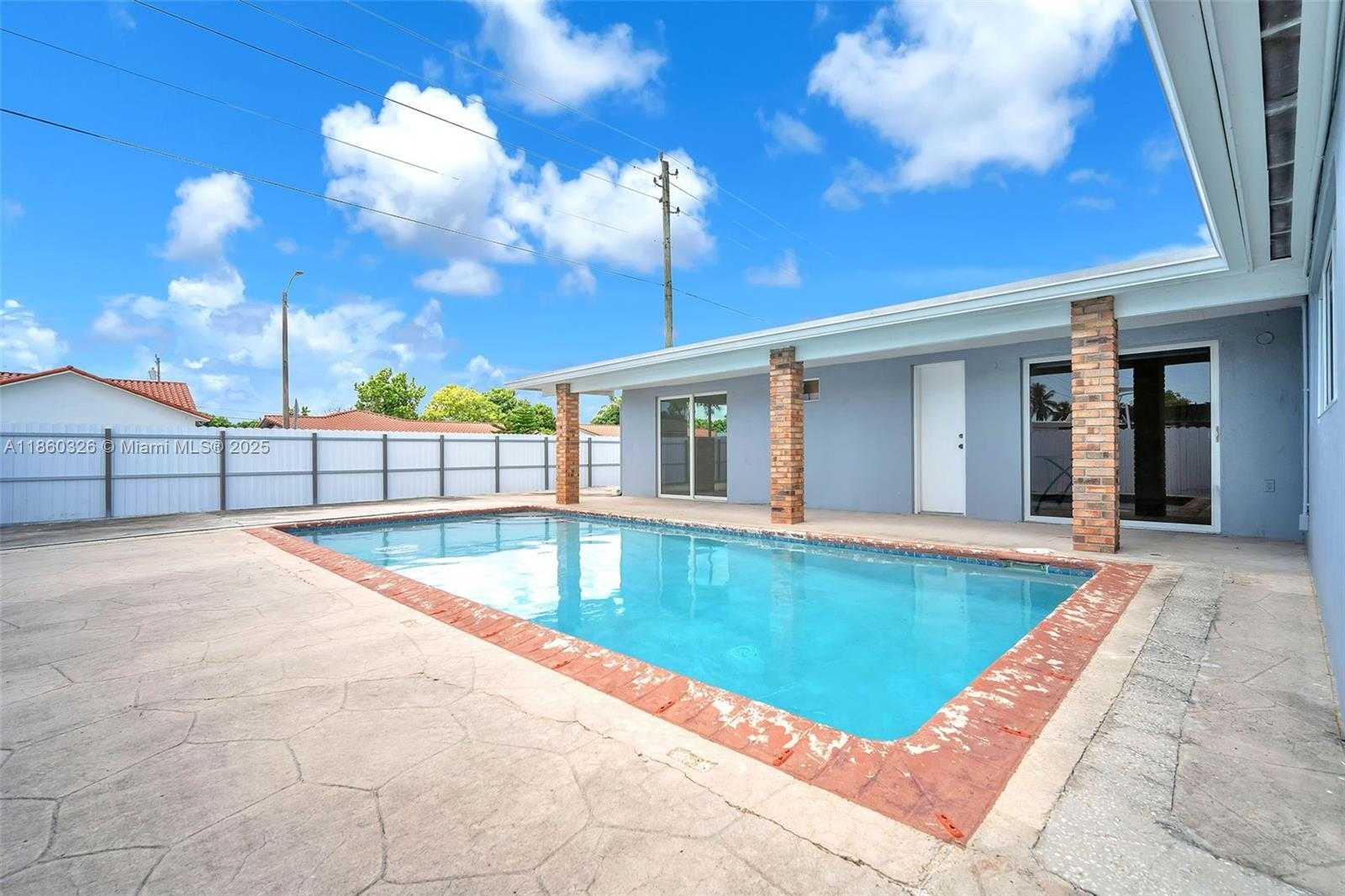 Small Image of 3341 SOUTH WEST 94TH CT, Miami Number 3
