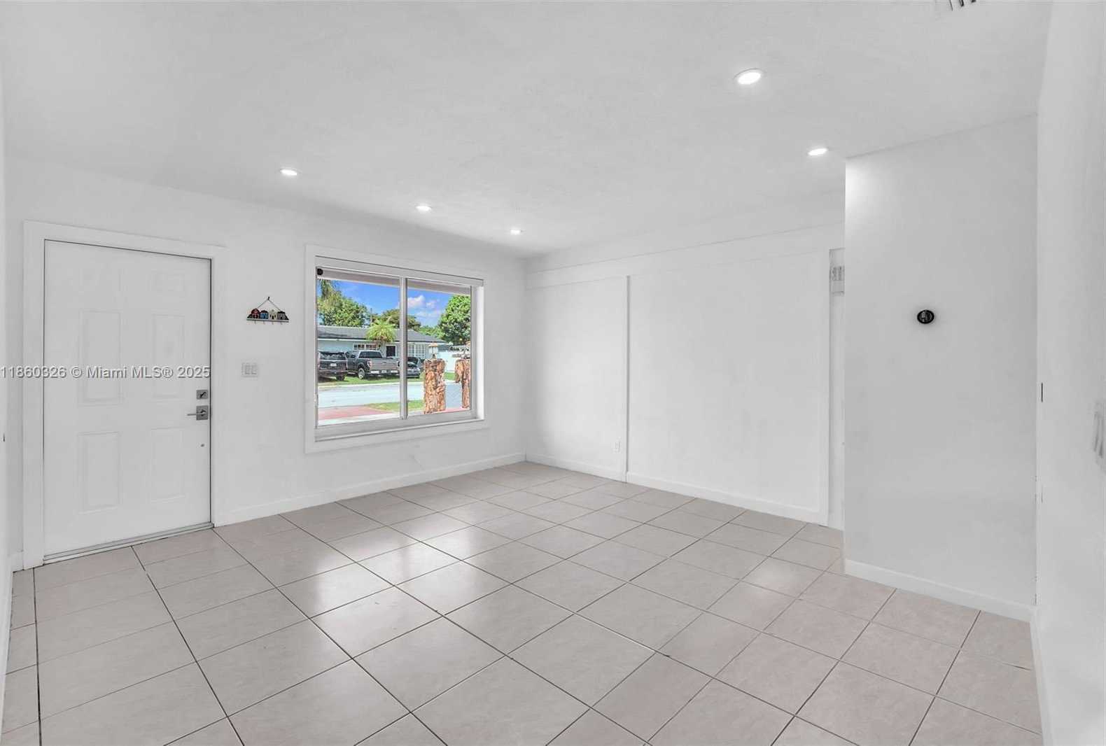 Small Image of 3341 SOUTH WEST 94TH CT, Miami Number 6