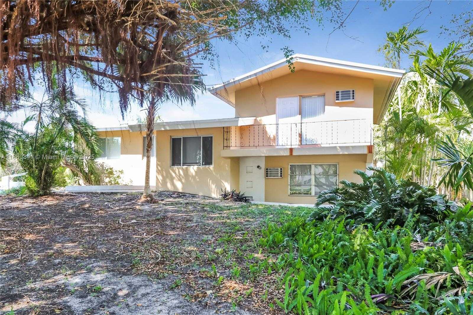 Small Image of 445 NORTH EAST 20TH ST, Boca Raton Number 2