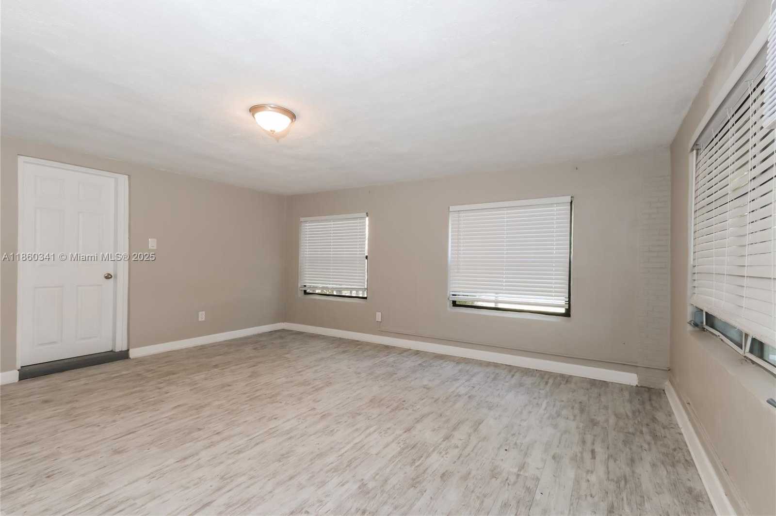 Small Image of 445 NORTH EAST 20TH ST, Boca Raton Number 5