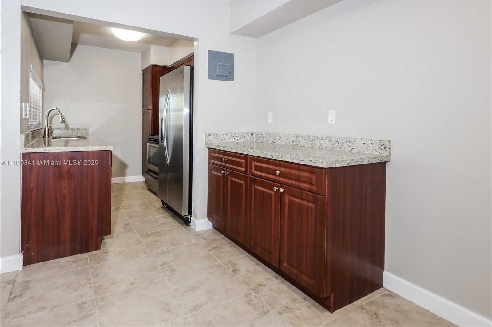 Small Image of 445 NORTH EAST 20TH ST, Boca Raton Number 6
