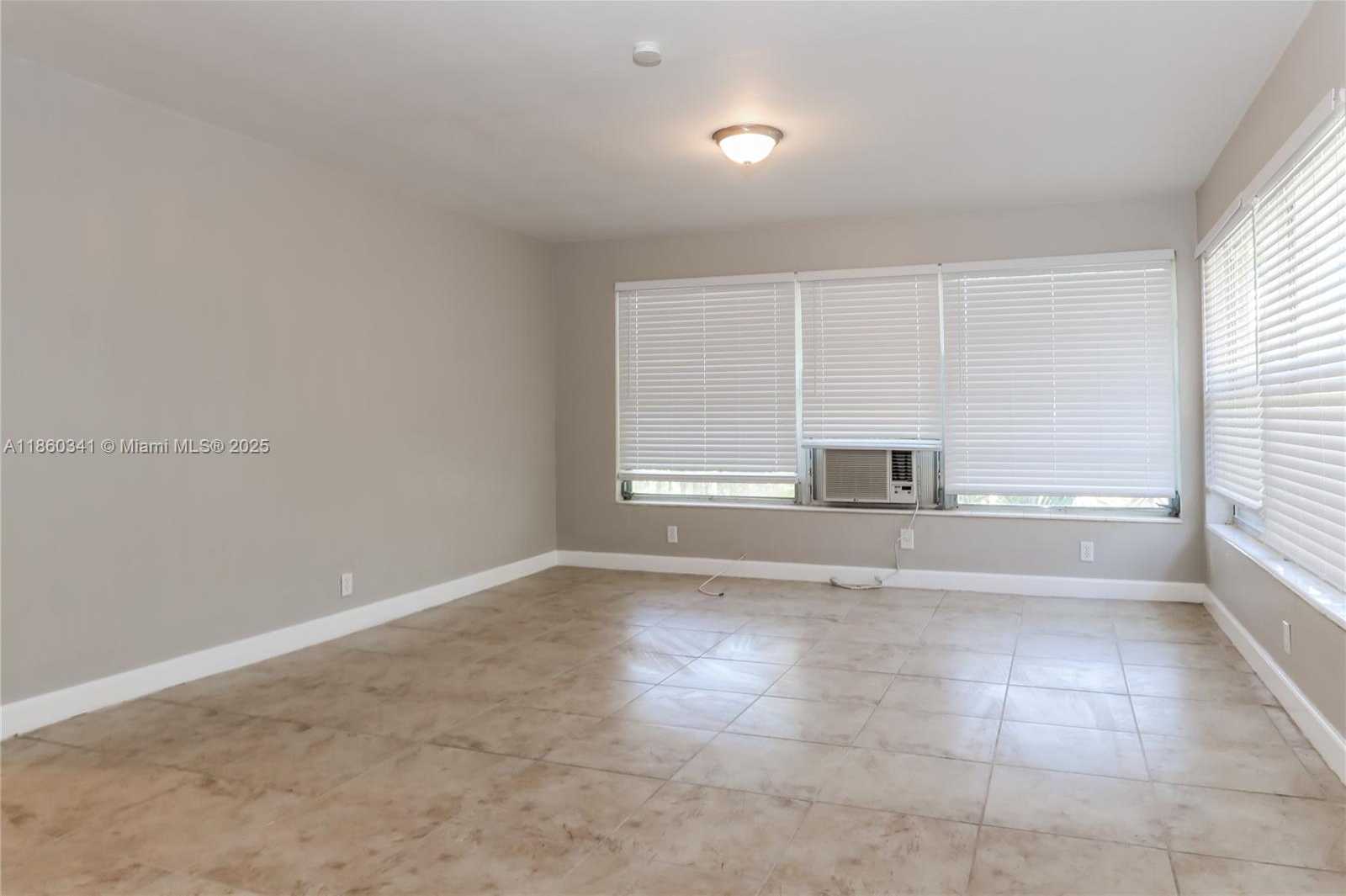 Small Image of 445 NORTH EAST 20TH ST, Boca Raton Number 7