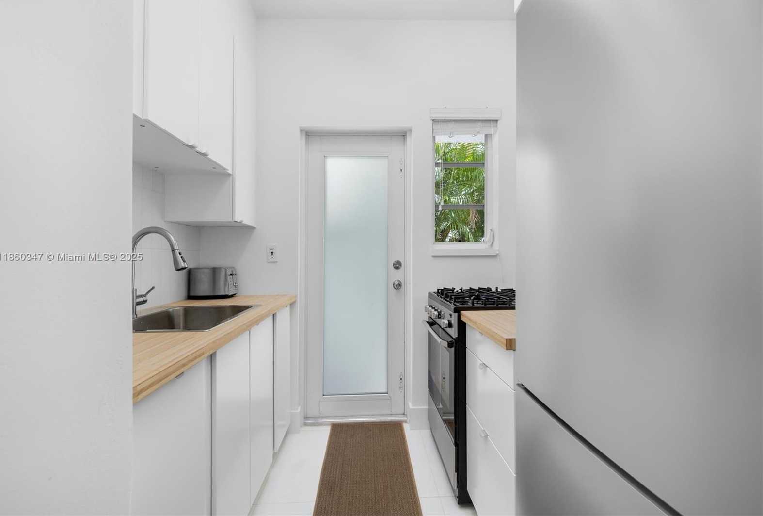 Small Image of 750 ESPANOLA WAY #6, Miami Beach Number 11