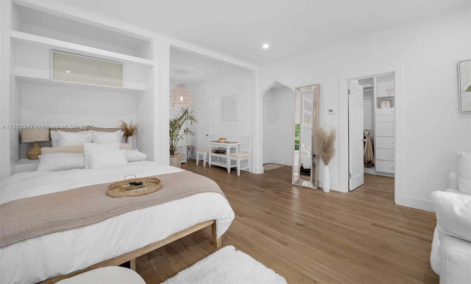 Small Image of 750 ESPANOLA WAY #6, Miami Beach Number 14