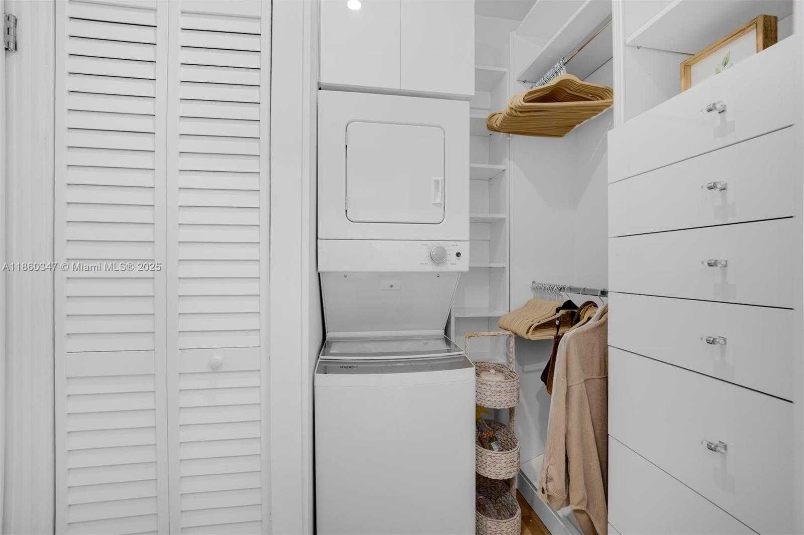 Small Image of 750 ESPANOLA WAY #6, Miami Beach Number 17