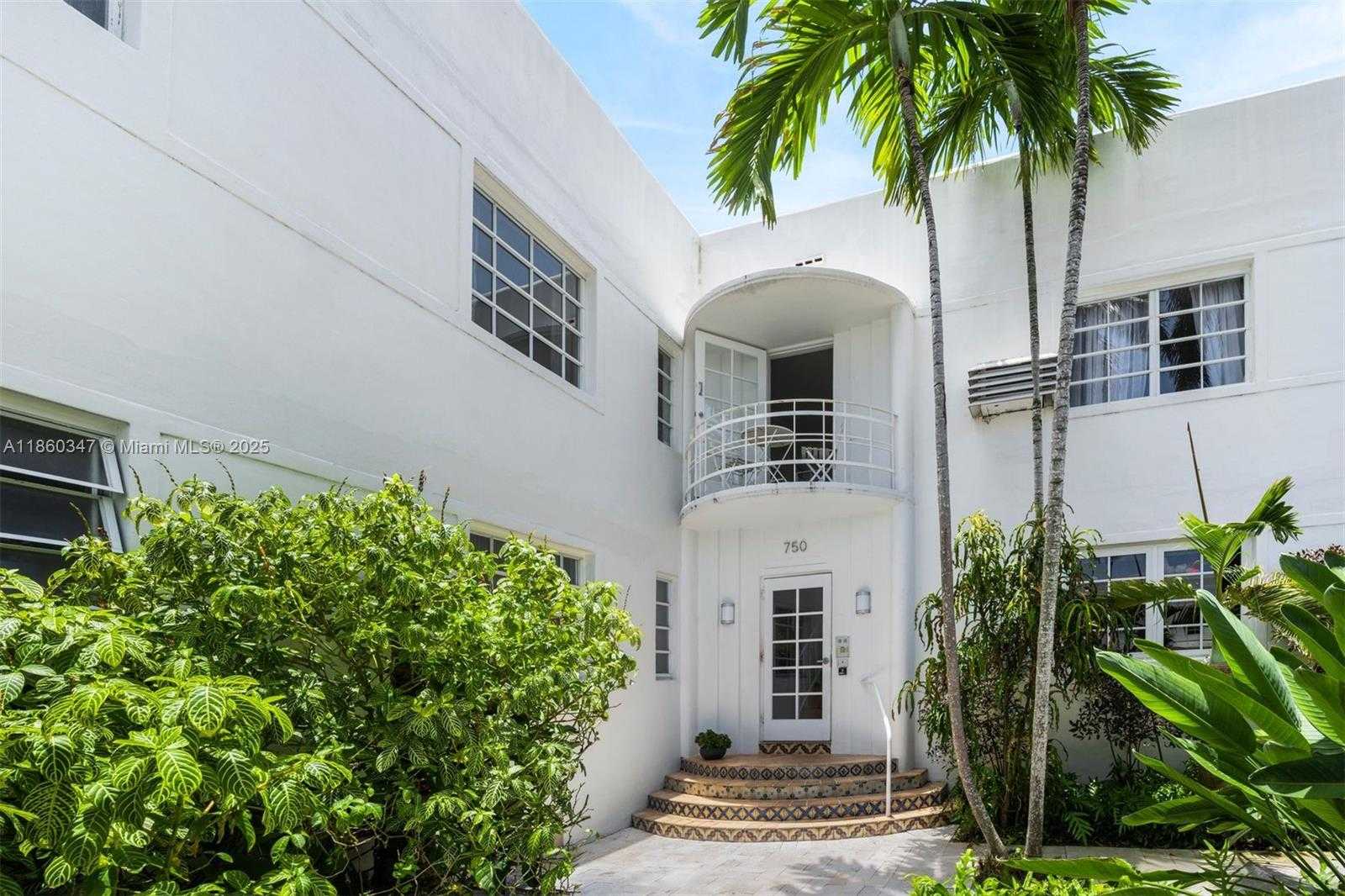 Small Image of 750 ESPANOLA WAY #6, Miami Beach Number 3