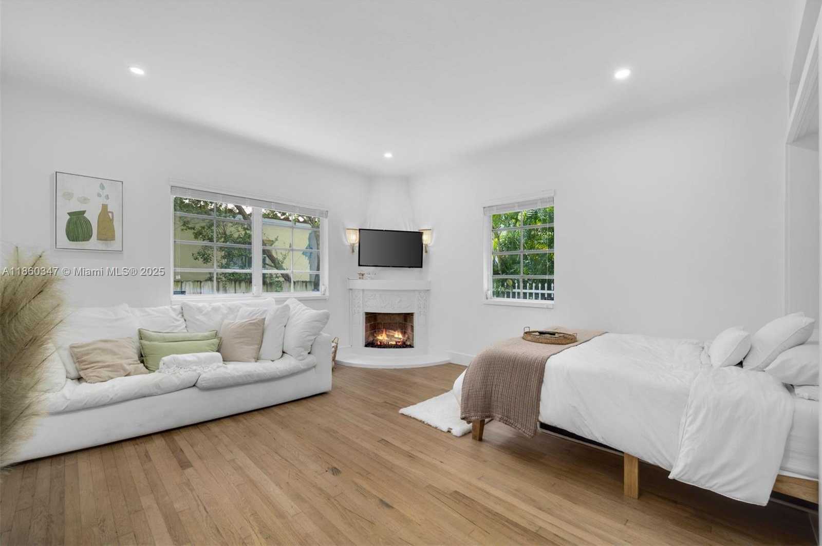 Small Image of 750 ESPANOLA WAY #6, Miami Beach Number 7