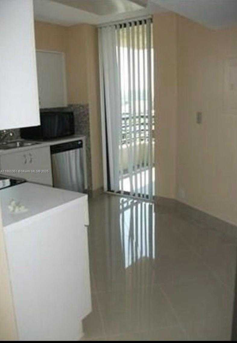 Small Image of 3300 NORTH EAST 191ST ST #1013, Aventura Number 4