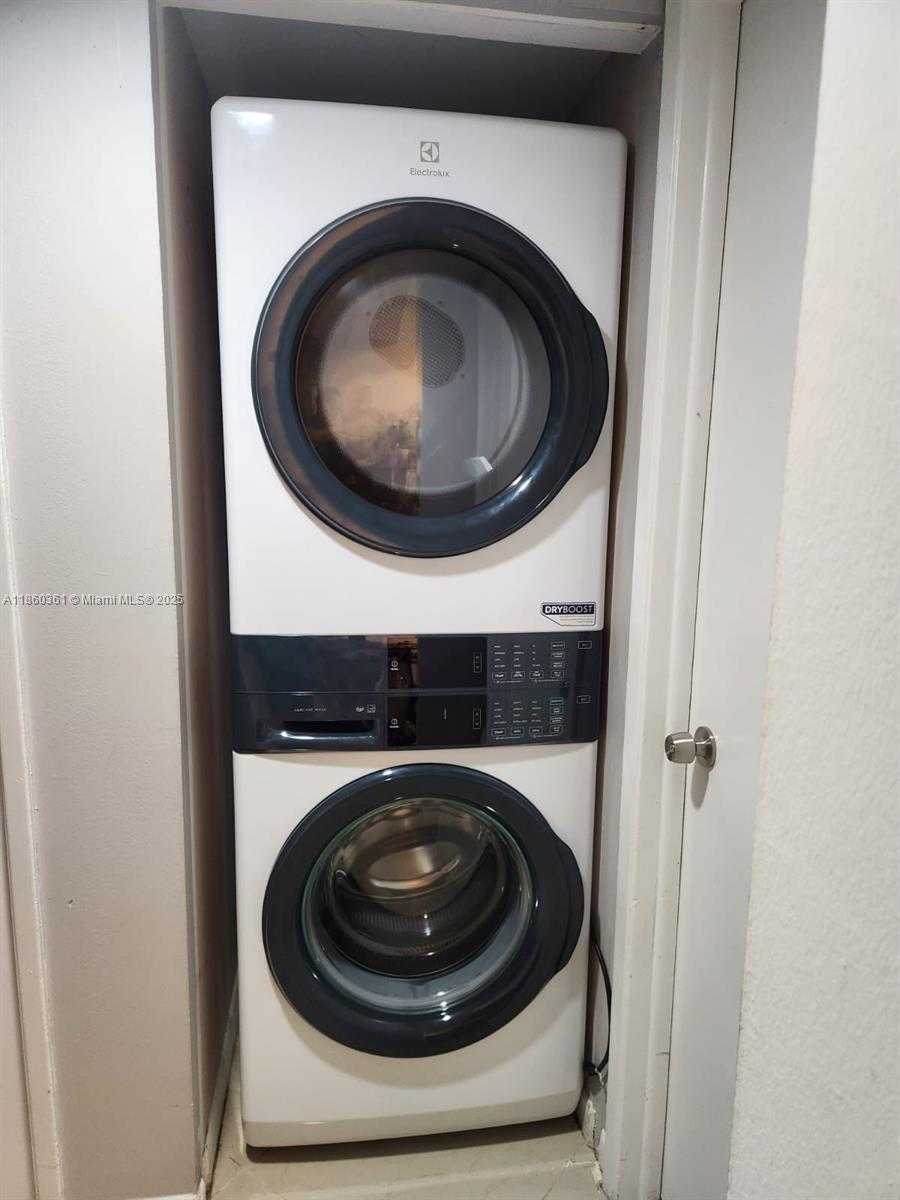 Small Image of 3300 NORTH EAST 191ST ST #1013, Aventura Number 6