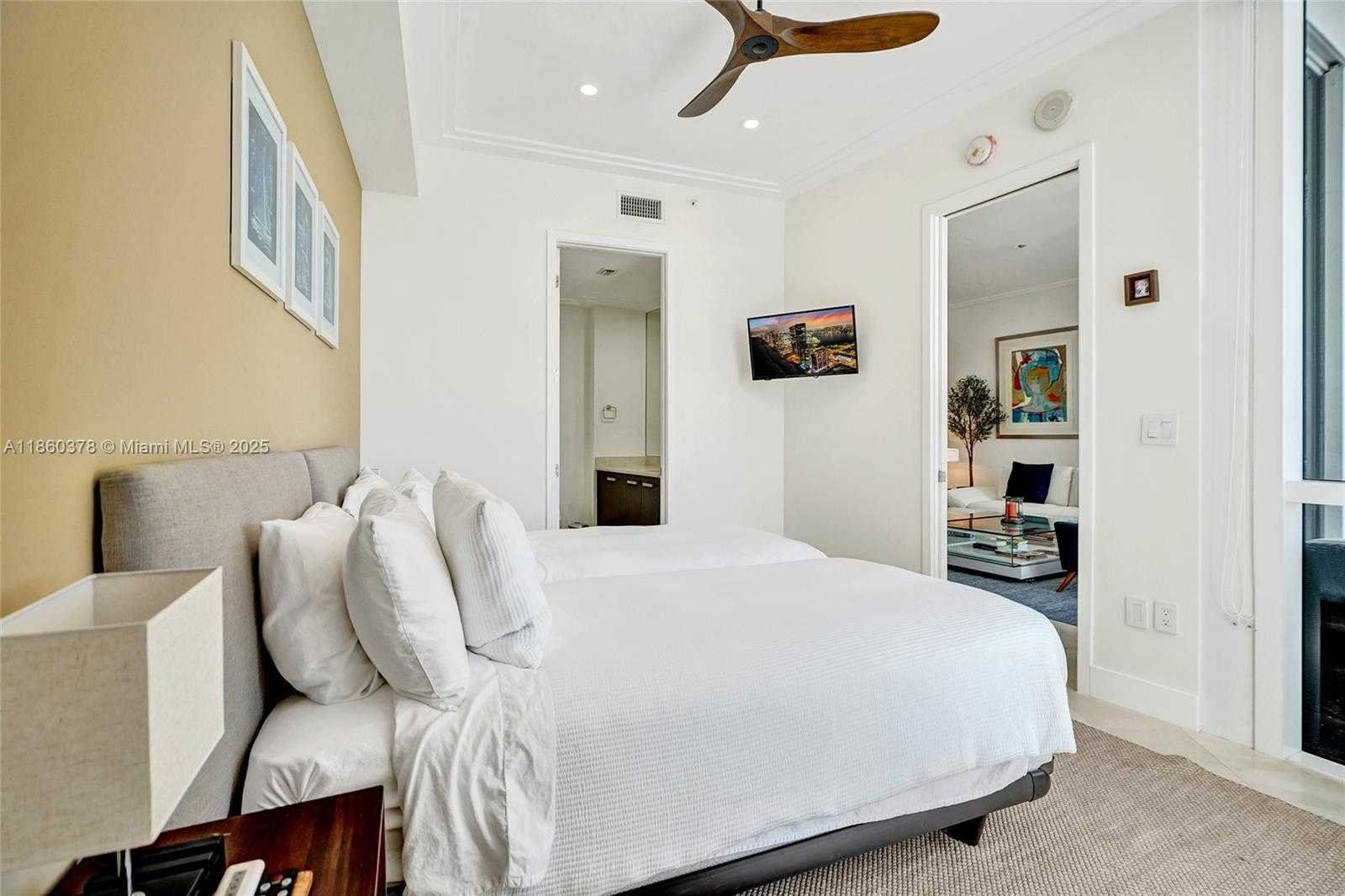 Small Image of 18101 COLLINS AVE #1602, Sunny Isles Beach Number 32
