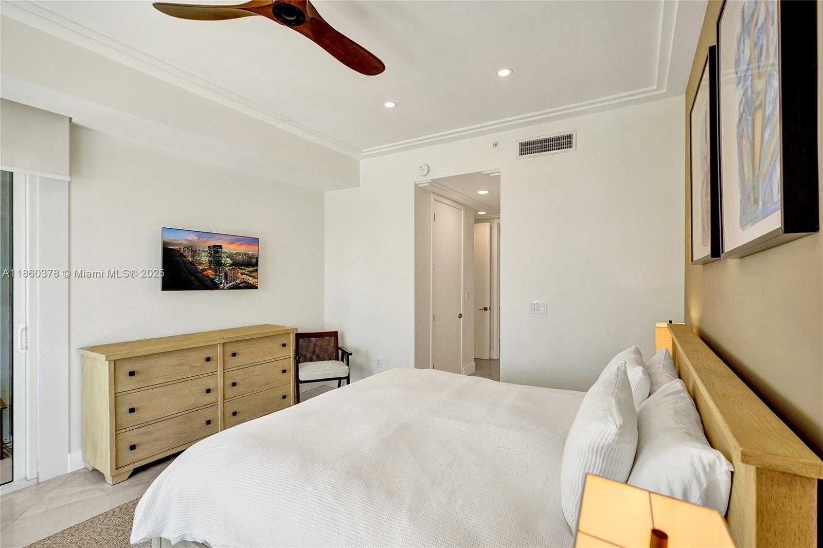 Small Image of 18101 COLLINS AVE #1602, Sunny Isles Beach Number 42